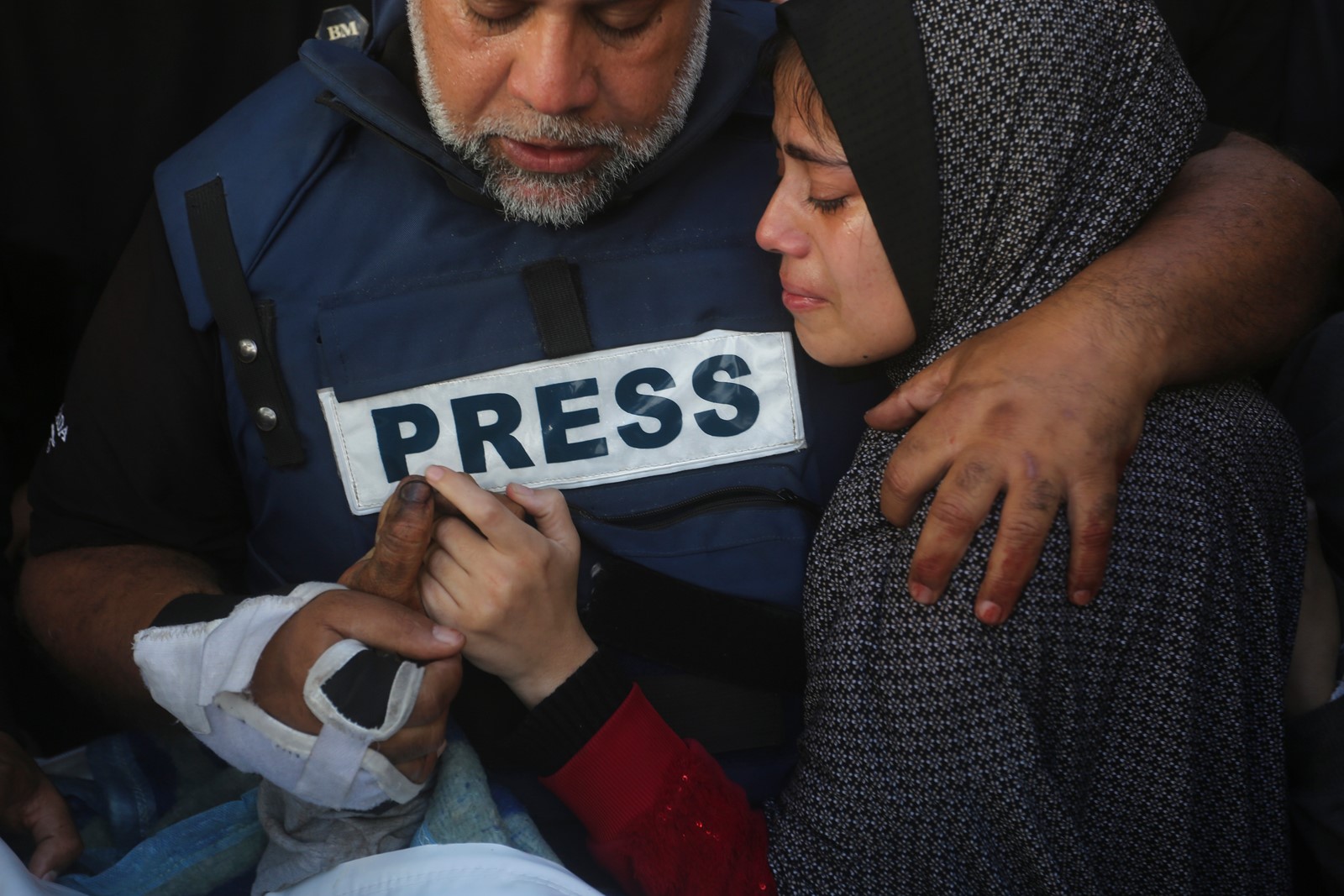 Mideast_Wars-Gaza-Endangered_Journalists_01106--70b51_1098358178.jpg