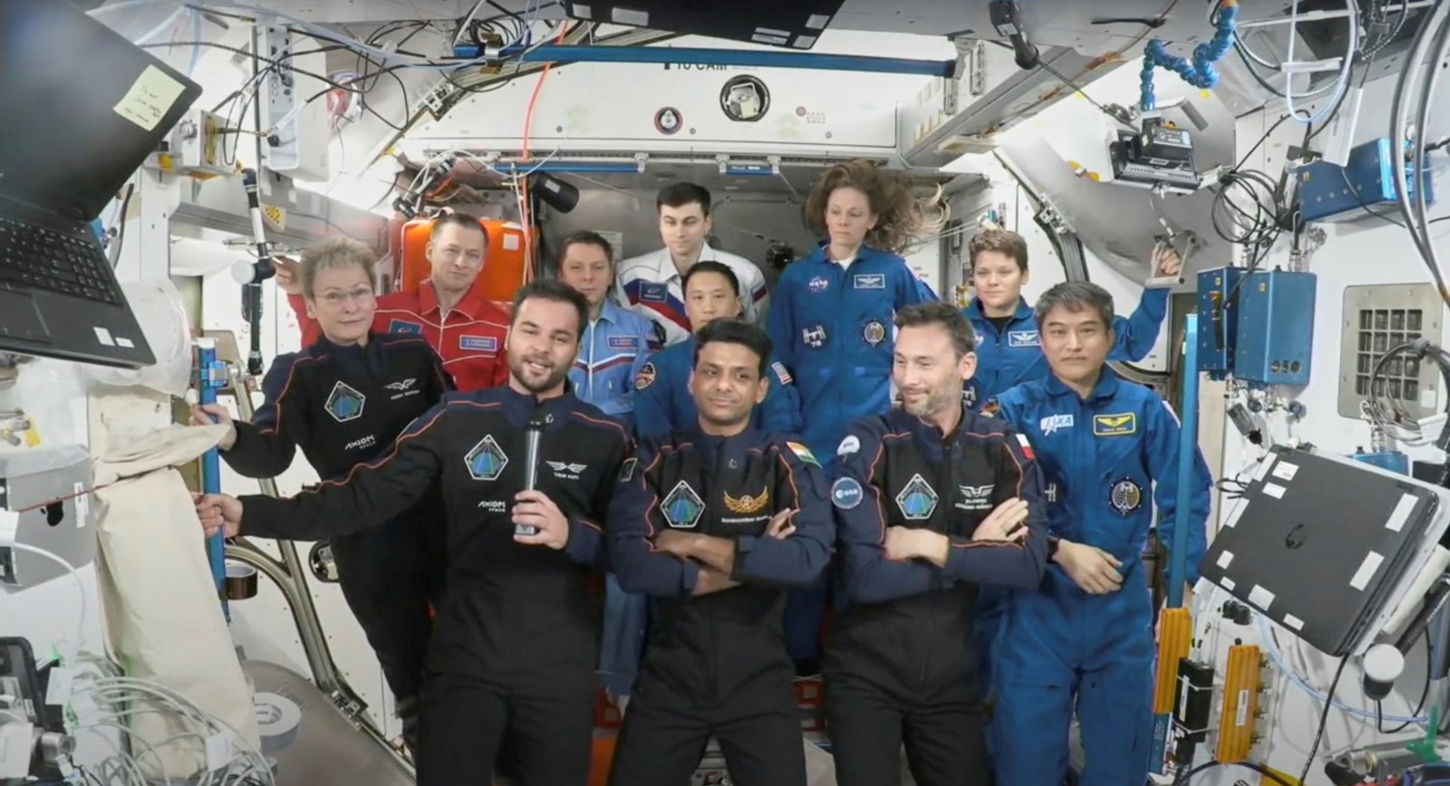 SpaceX-Private_Astronauts_43893--868b5_1095315194.jpg