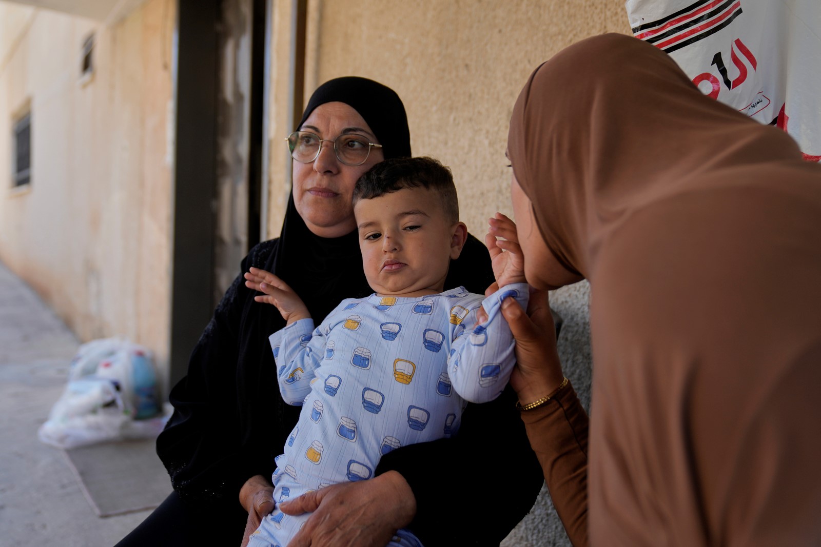 Mideast_Wars_Human_Shields_29132--e9d93_1093488828.jpg