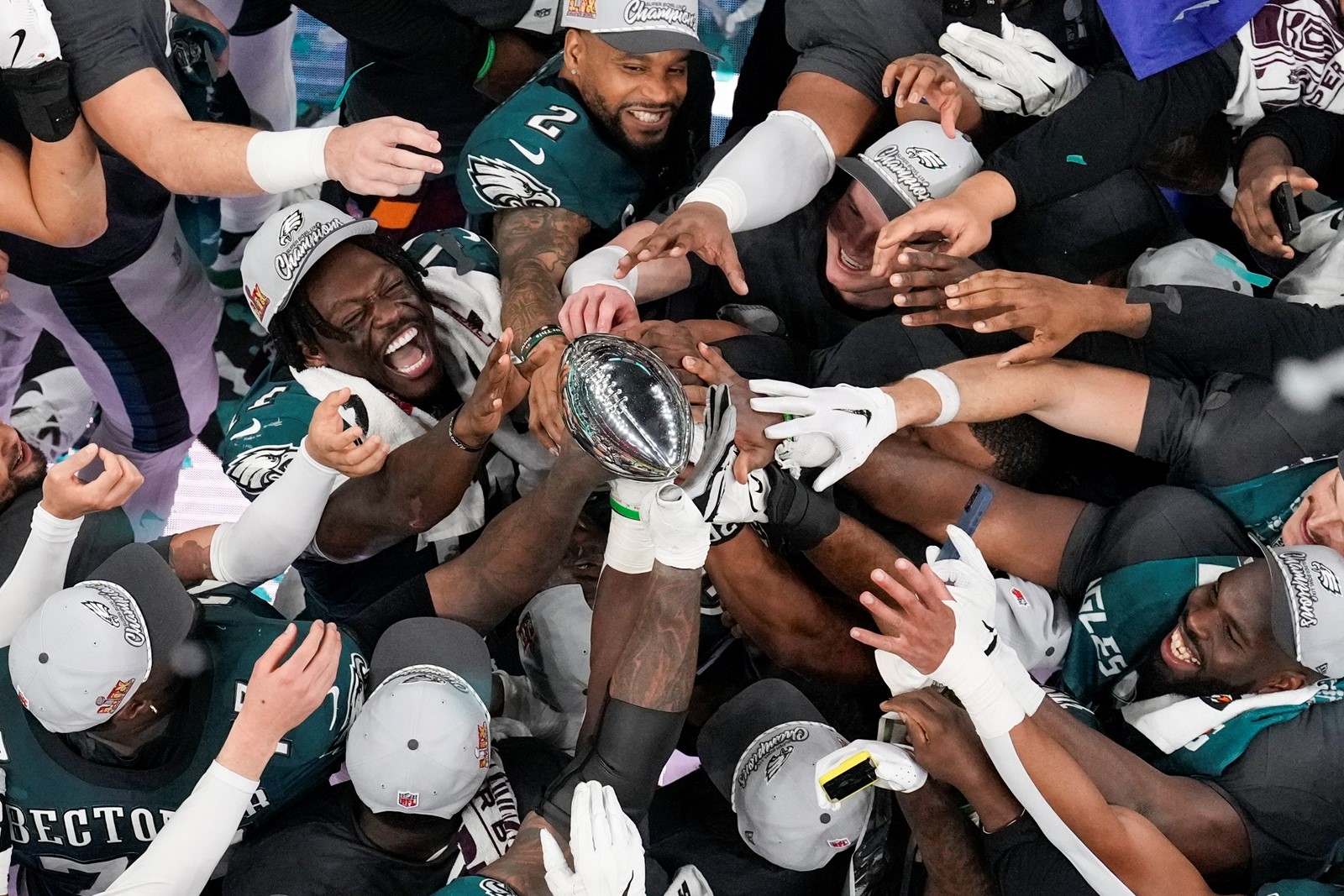 APTOPIX_Super_Bowl_Football_30829--65d8a_1089623132.jpg