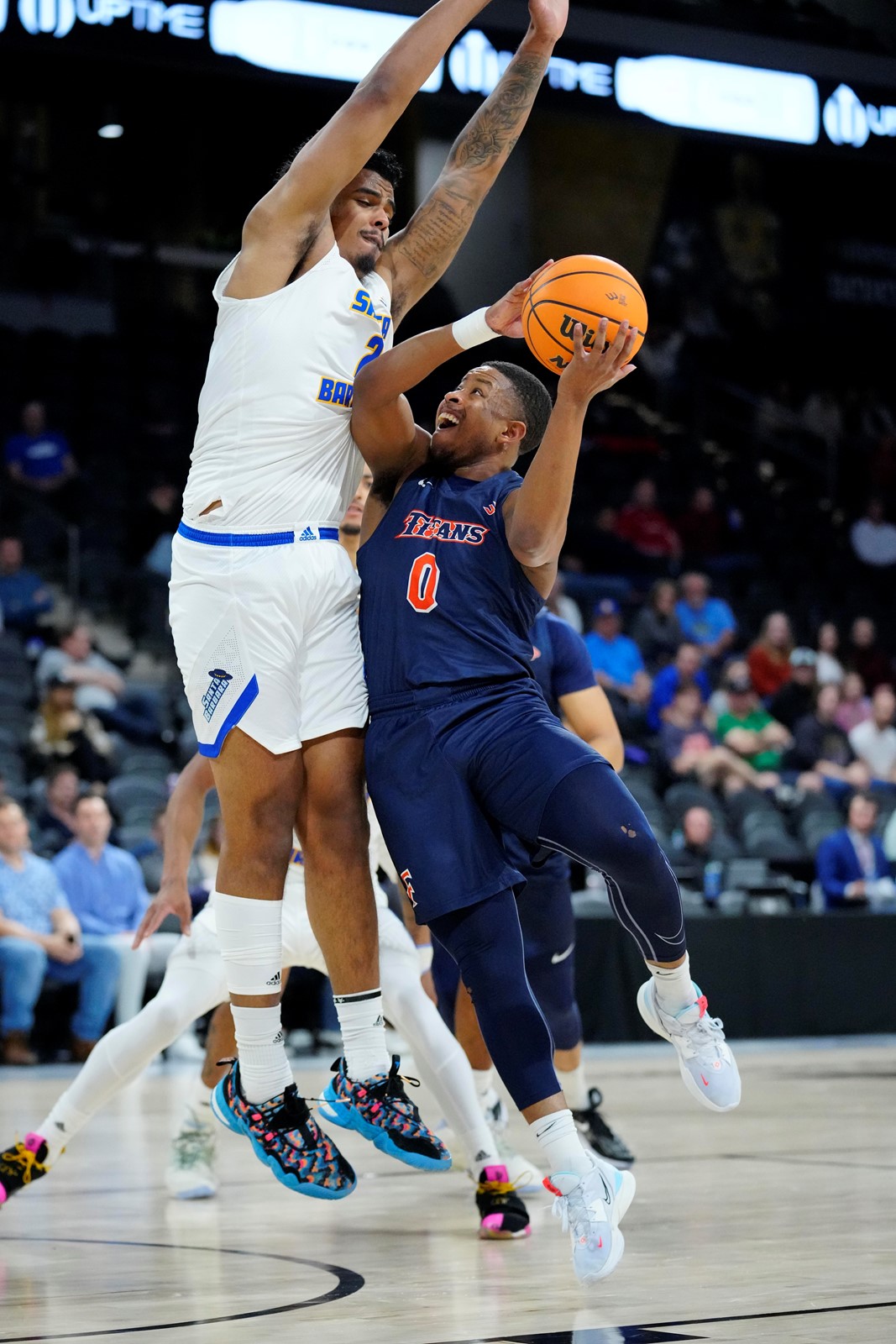 BWest_CSU_Fullerton_UC_Santa_Barbara_Basketball_87071--c01f7_1060428795.jpg