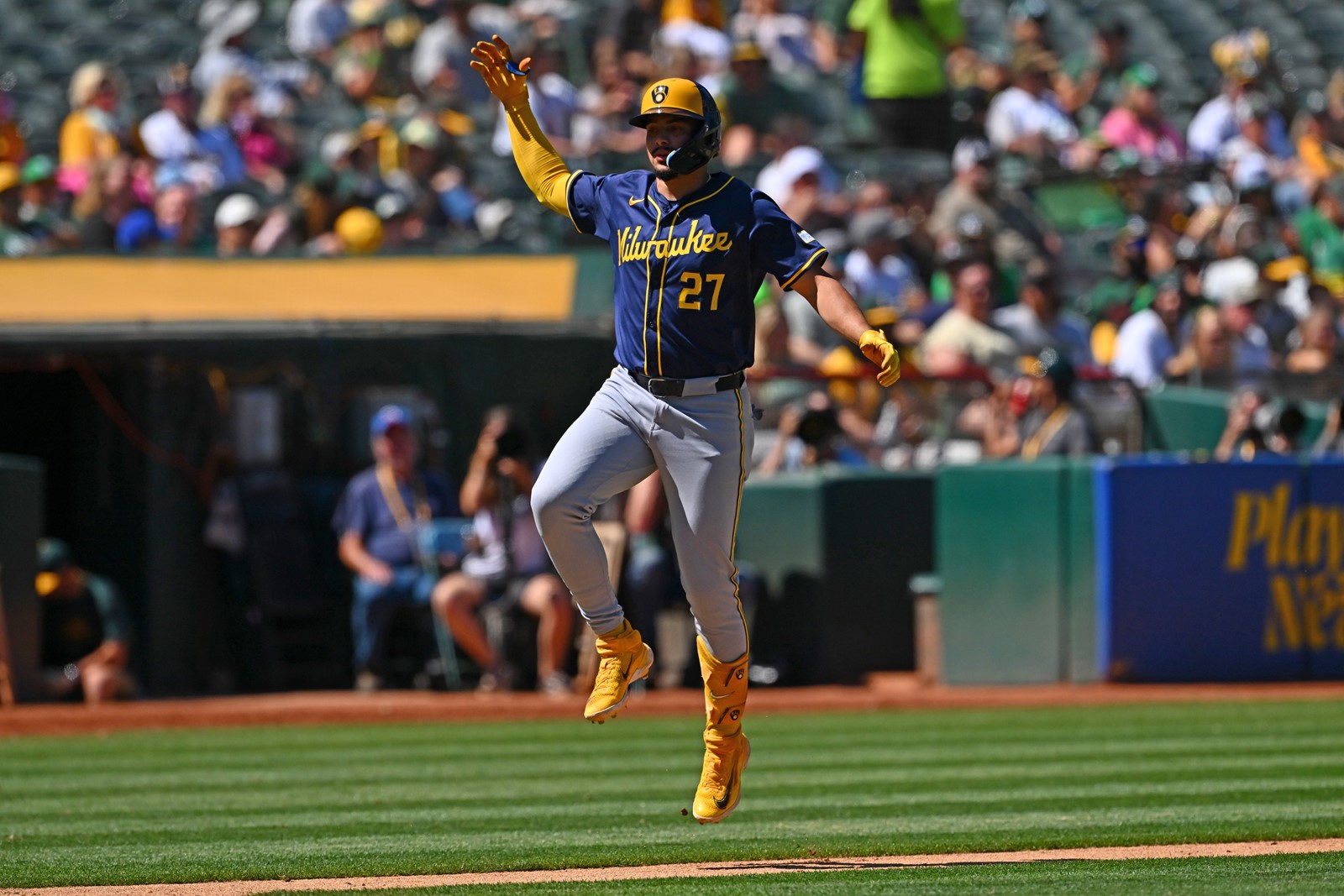 1207_NWS_Giants2_1087365763.jpg