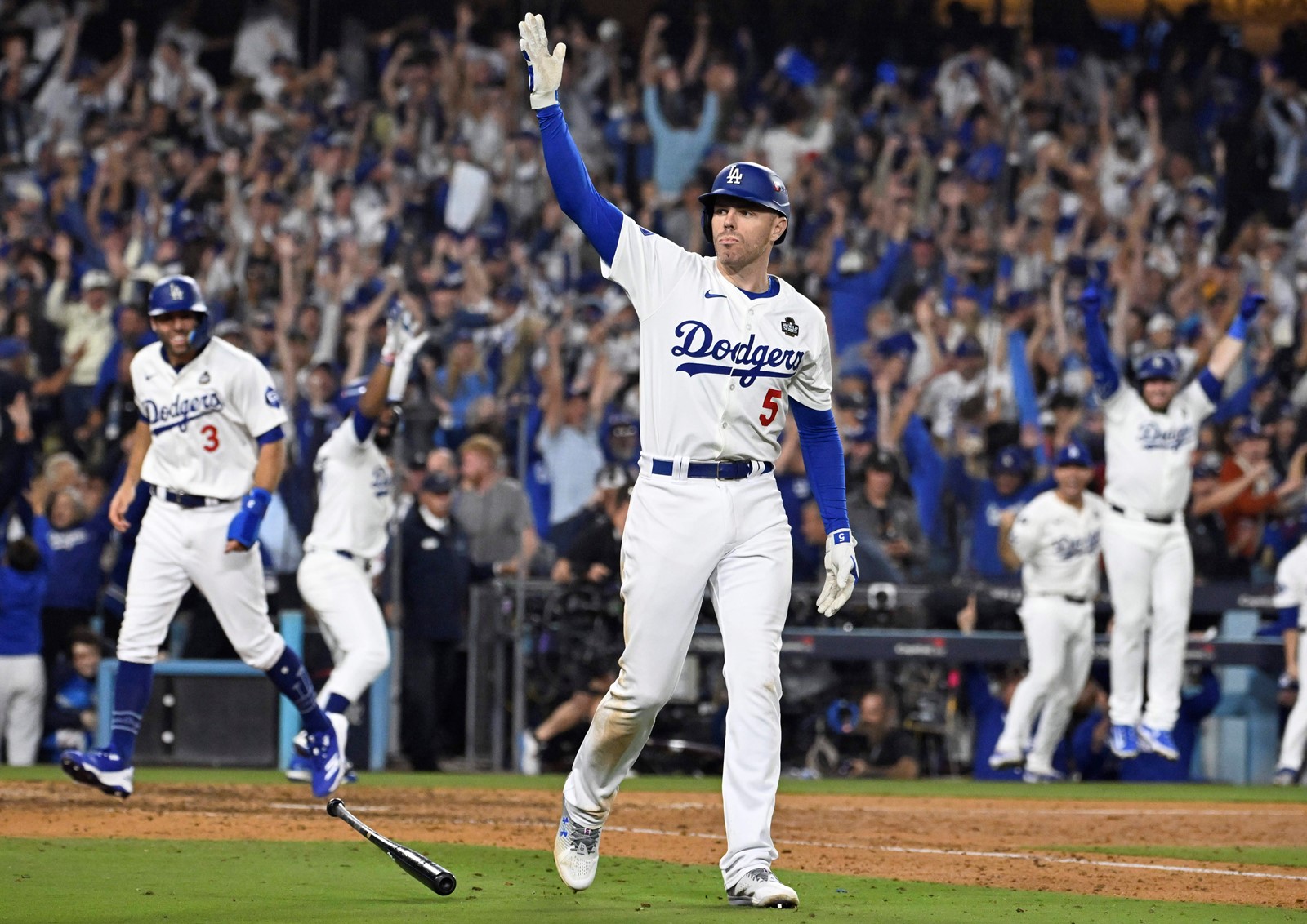 1025_NWS_LDN-L-DODGERS-1026-KB78_1085699652.jpg