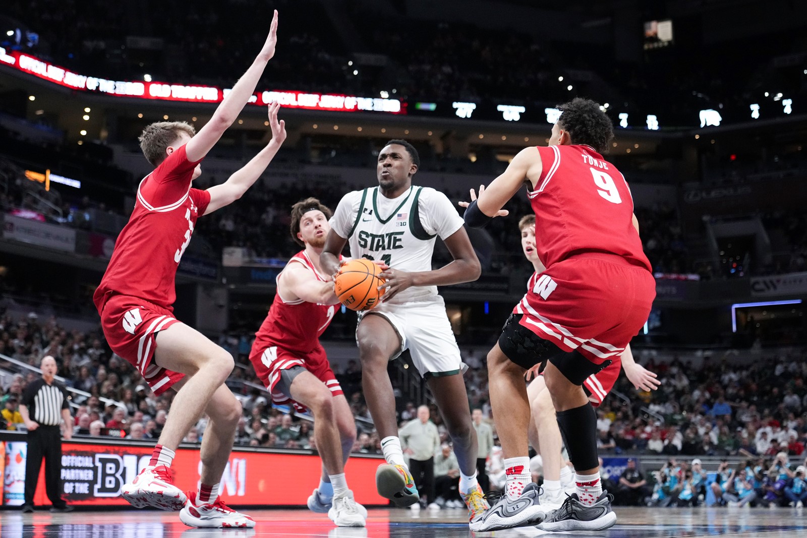 B10_Wisconsin_Michigan_St_Basketball_92225--5267d_1090869996.jpg