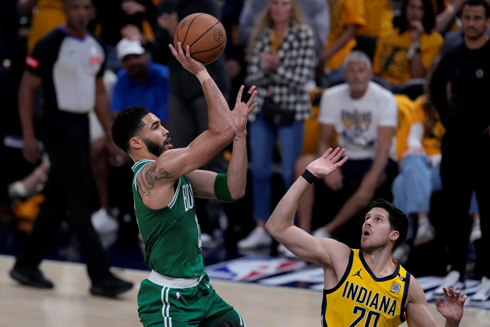 Celtics_Pacers_Basketball_48084--4fe90_1079177385.jpg