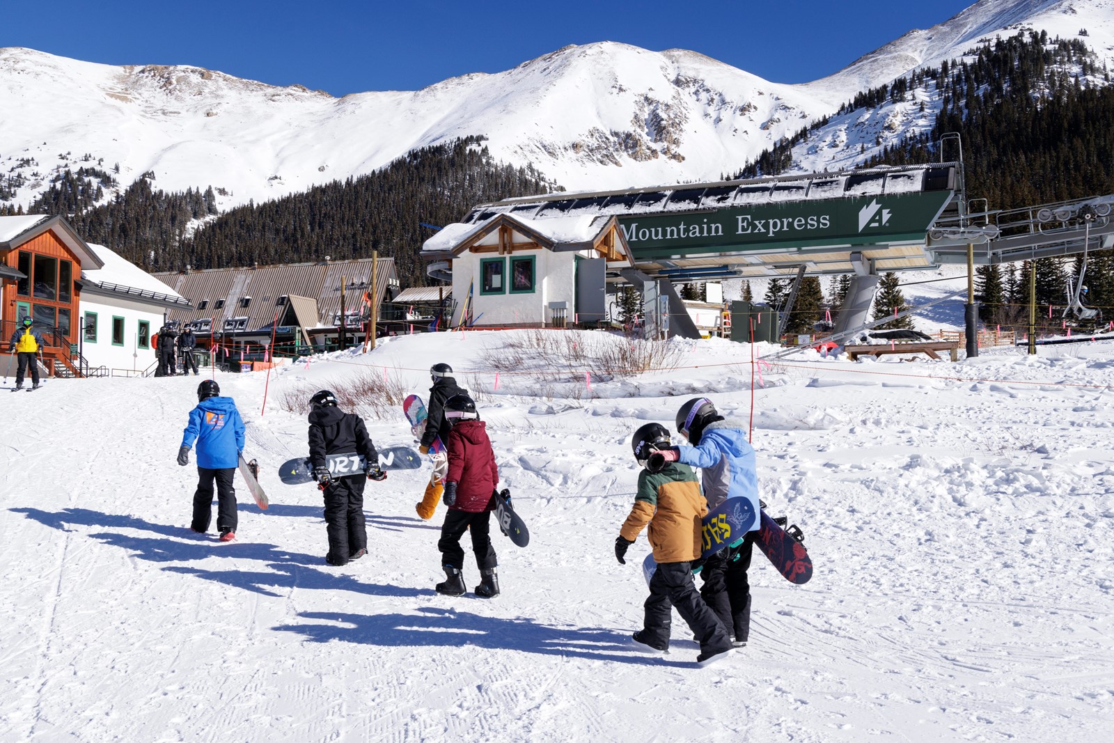 TDP-Z-arapahoe-basin-ski-school-lucas-herbert-01_1099296952.jpg