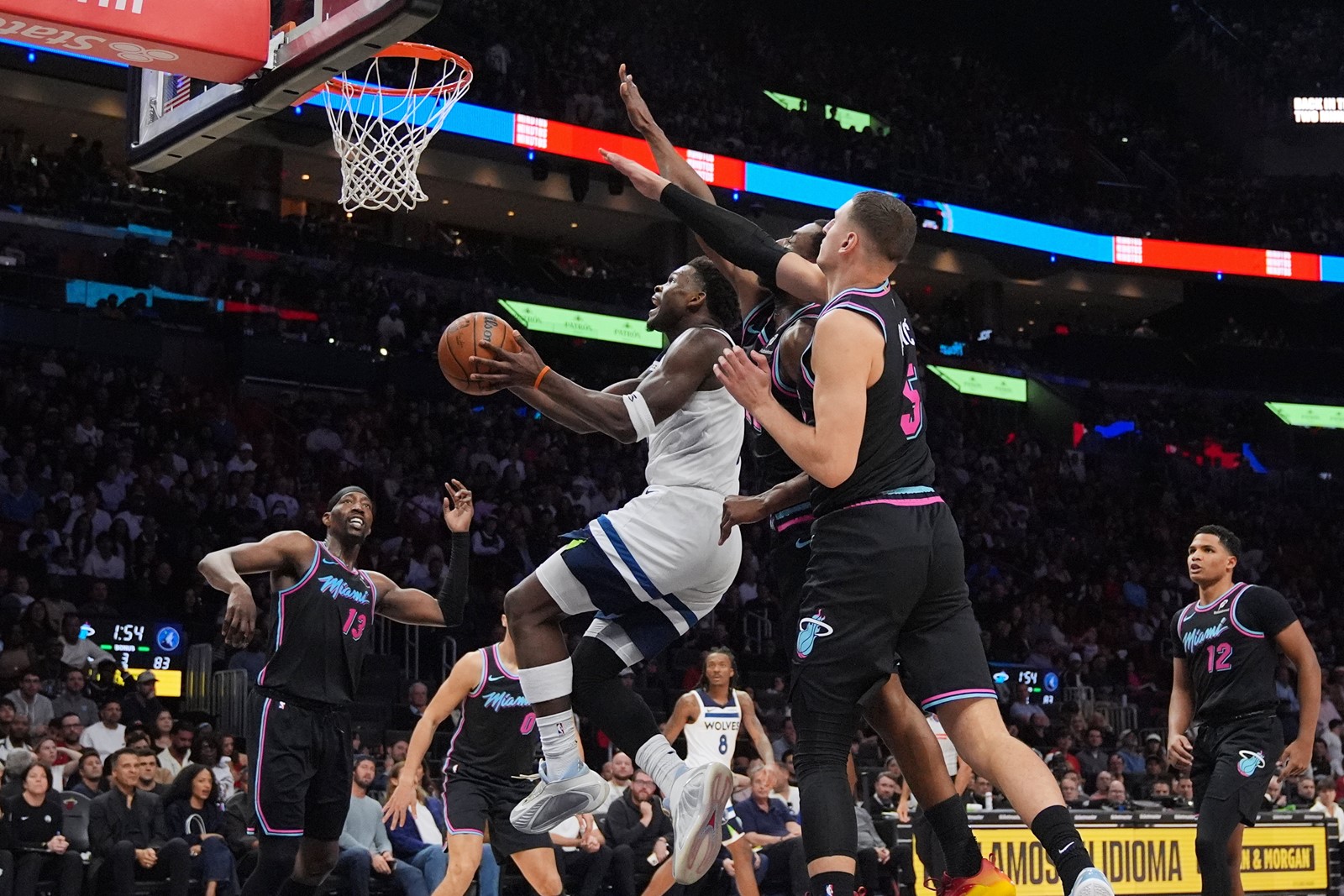 Timberwolves_Heat_Basketball_23559--edb85_1101683373.jpg