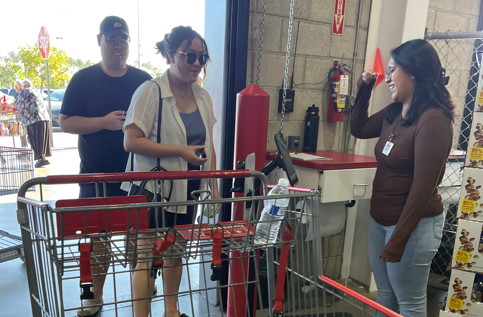 OCR-L-COSTCO-SCANNERS-02_1082415951.jpg