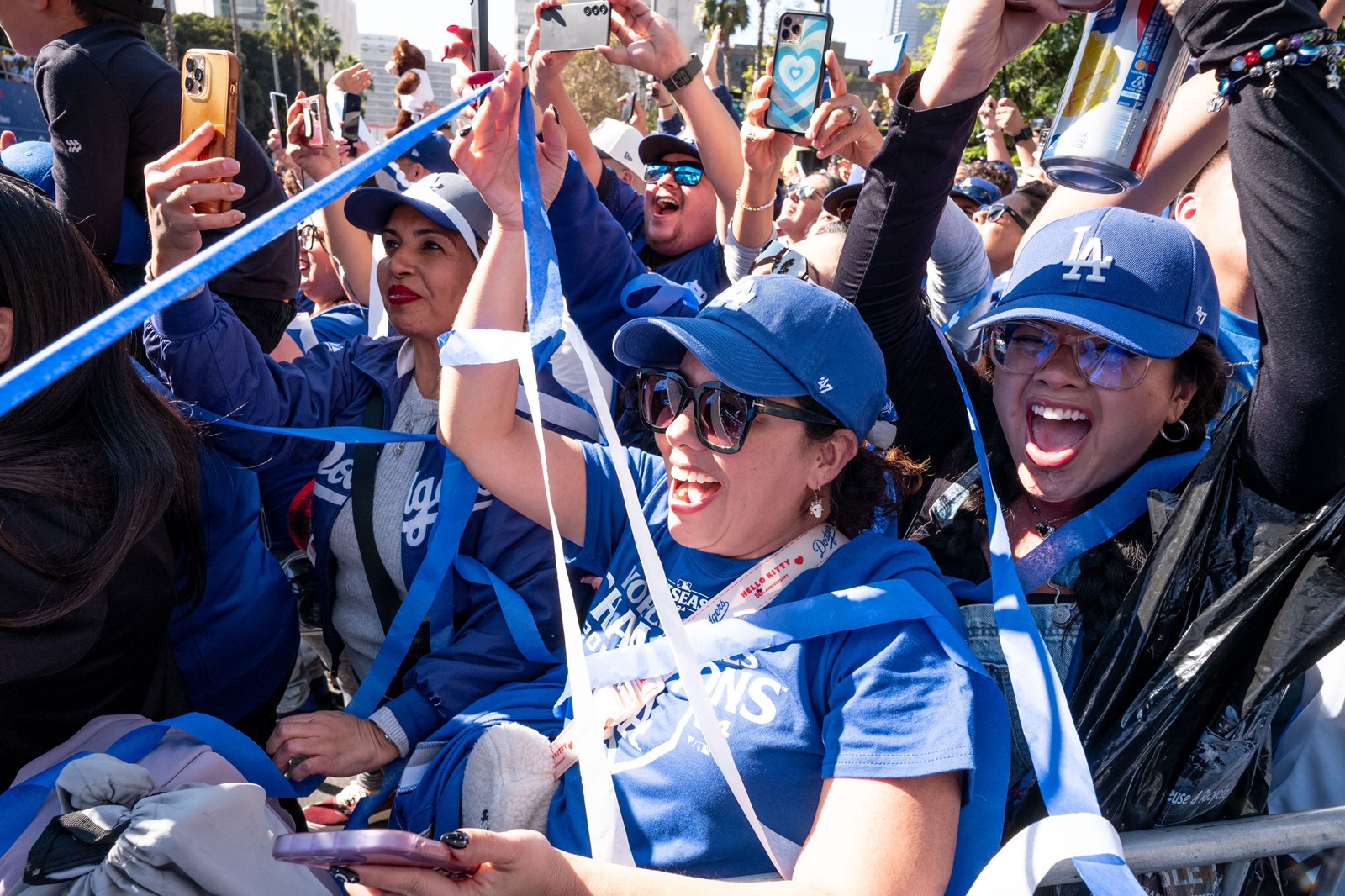 1101_NWS_LDN-L-DODGERS-PARADE-METRO-1102-DC-12_1085964158.jpg