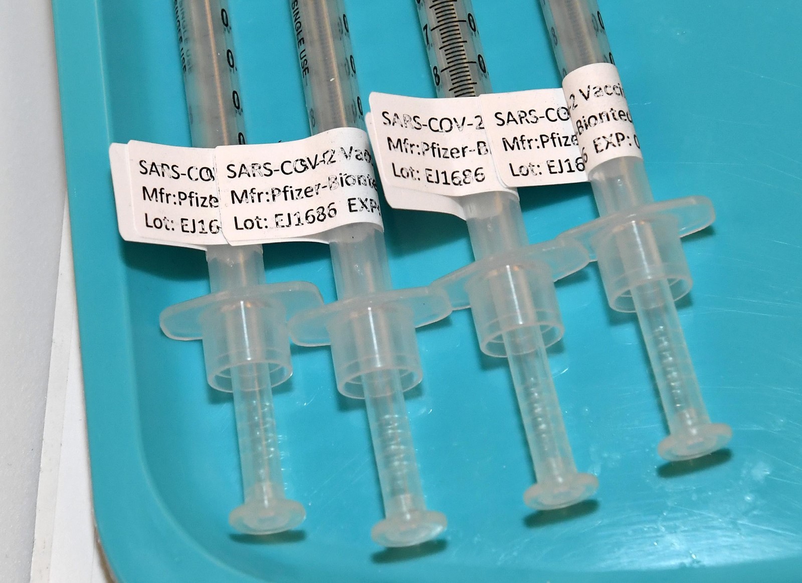 202412090400MCT_____PHOTO____US-NEWS-HEALTH-NURSINGHOMES-COVID-VACCINES-GET_1087429269.jpg