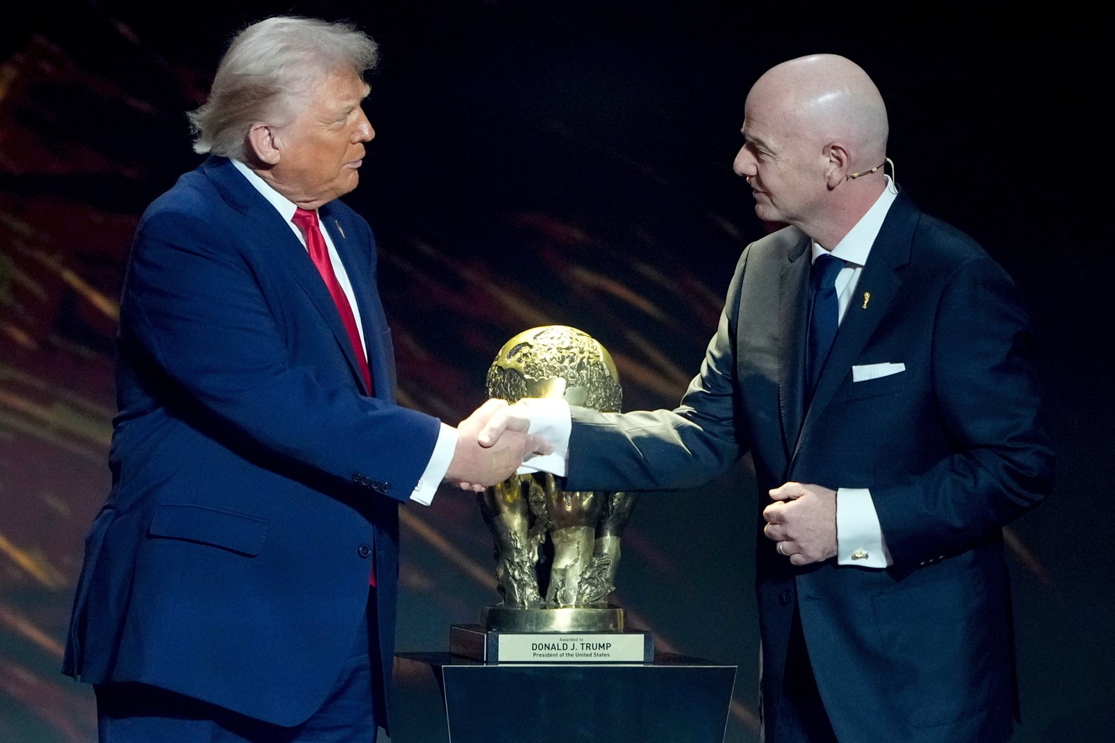 YE_Sports_Politics_Trump_12200--174bb_1101095742.jpg