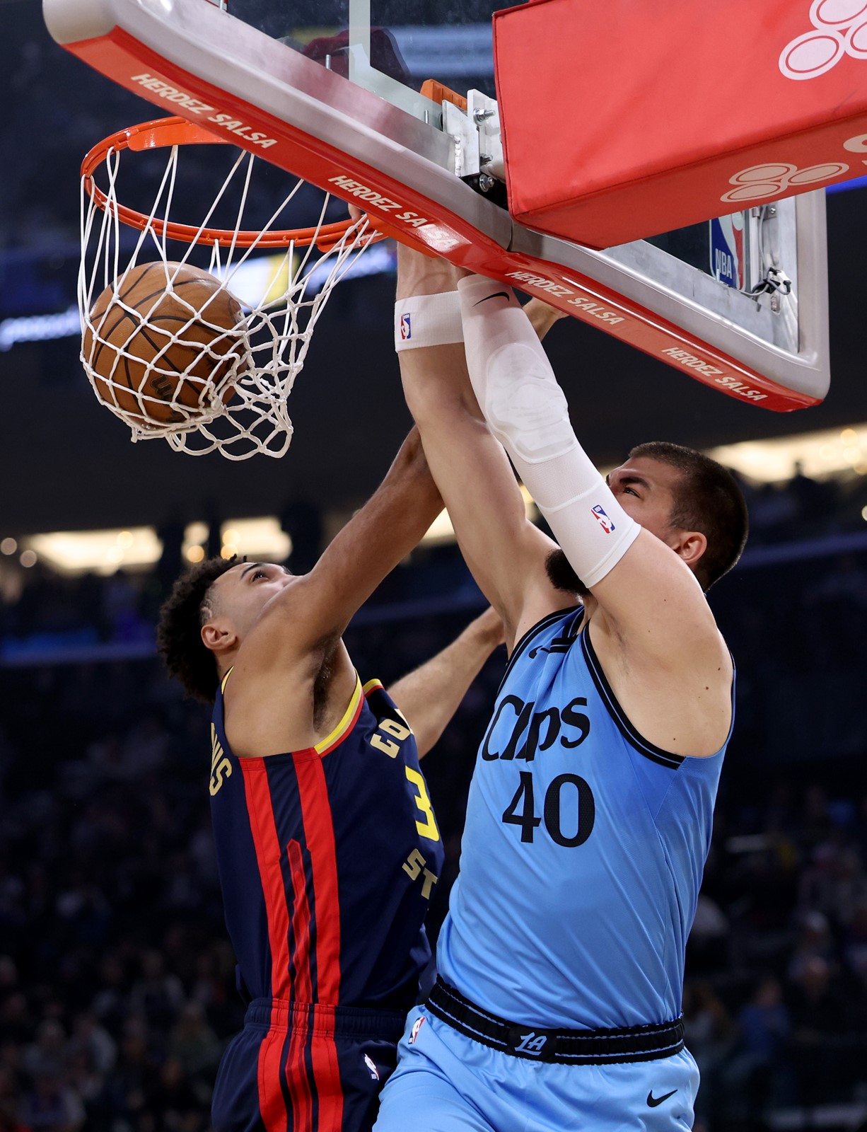 1227_NWS_LDN-L-CLIPPERS-1228-01_1088030203.jpg