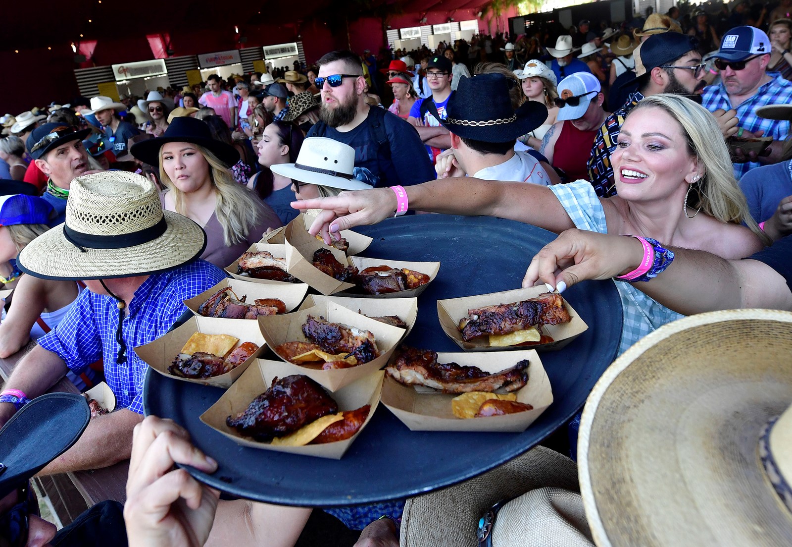 RPE-L-STAGECOACH-FOOD-0425_1092230678.jpg