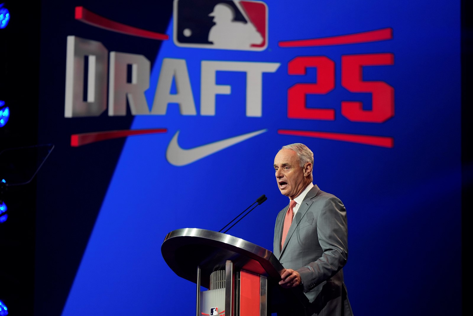 MLB_Draft_Baseball_38925--95667_1095358374.jpg