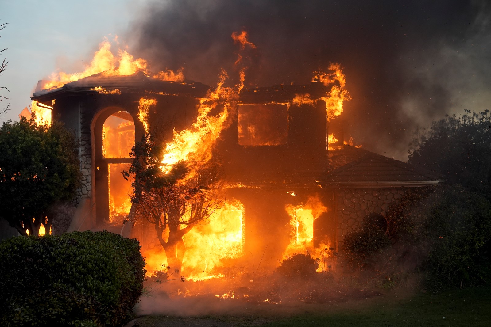 California_Home_Insurance_Wildfires_40373--e9b2b_1088100430.jpg