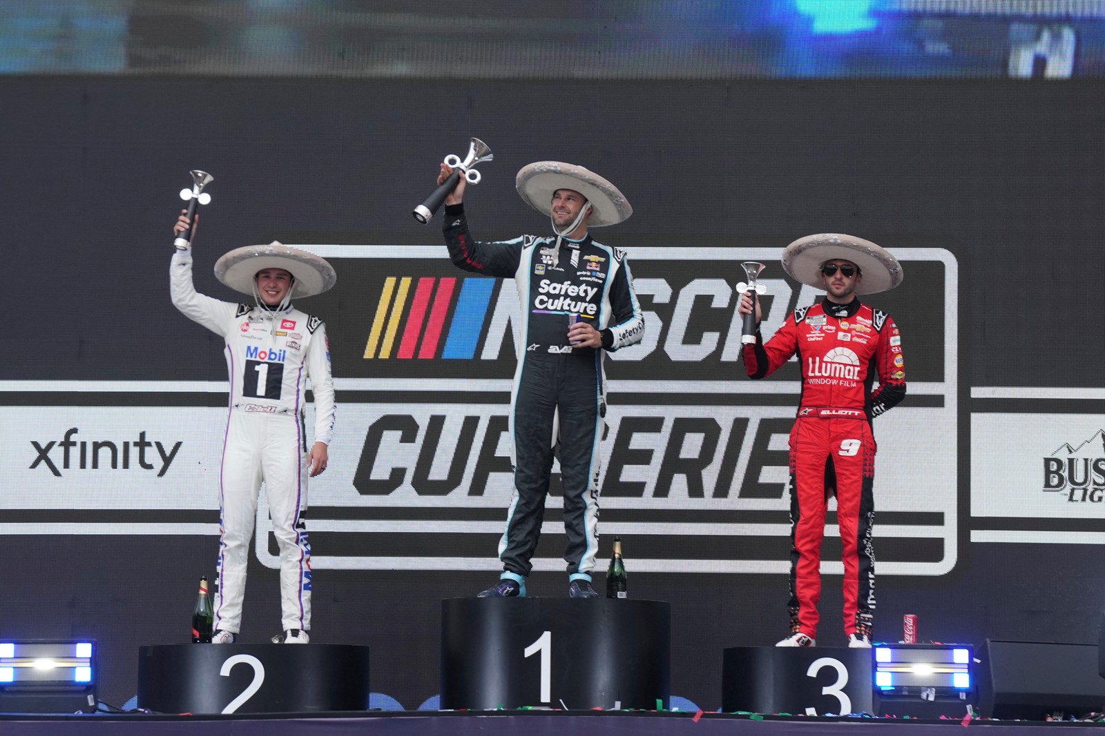 Mexico_NASCAR_Auto_Racing_20798--2610d_1094340656.jpg