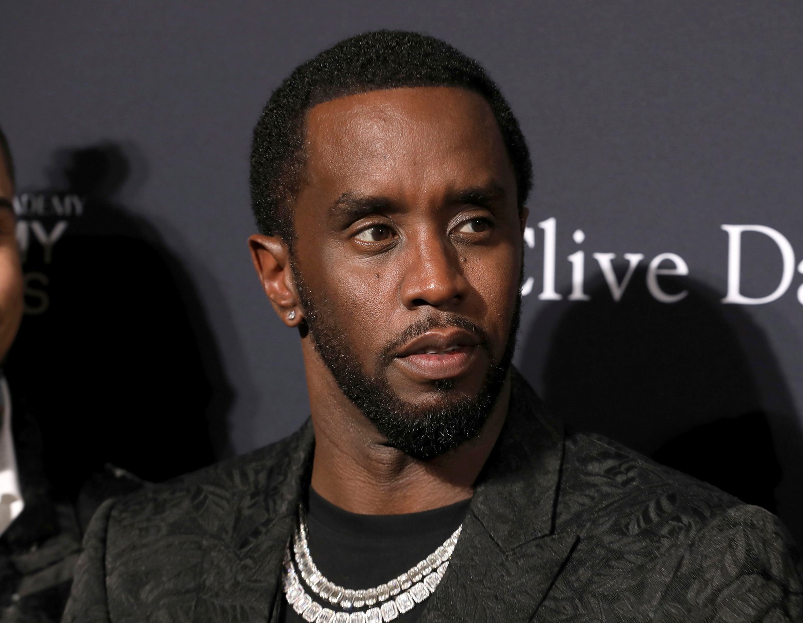 Sean__Diddy__Combs_08047--b4291_1094383661.jpg
