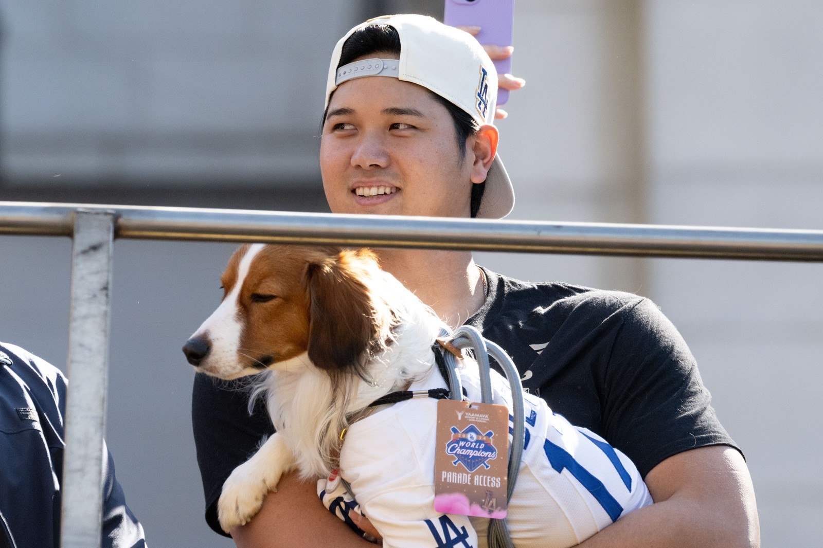 1101_NWS_LDN-L-DODGERS-PARADE-METRO-1102-DC-7_1085963985.jpg