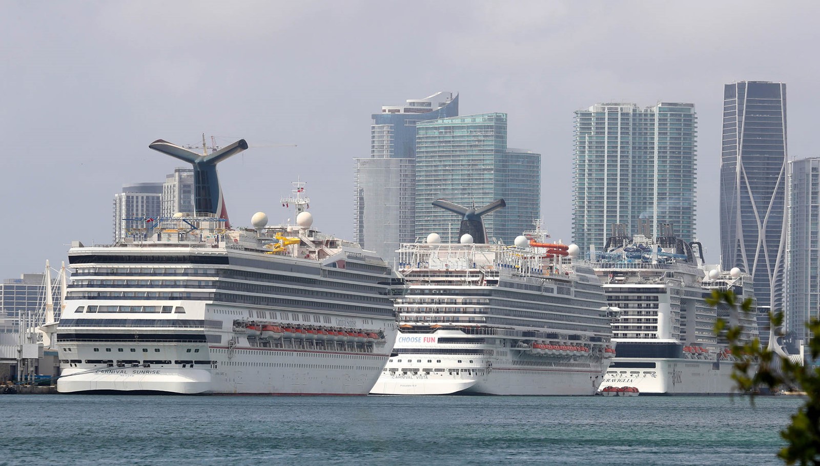 202506300500MCT_____PHOTO____TRV-CRU-POOP-CRUISE-NETFLIX-FL_1094862883.jpg