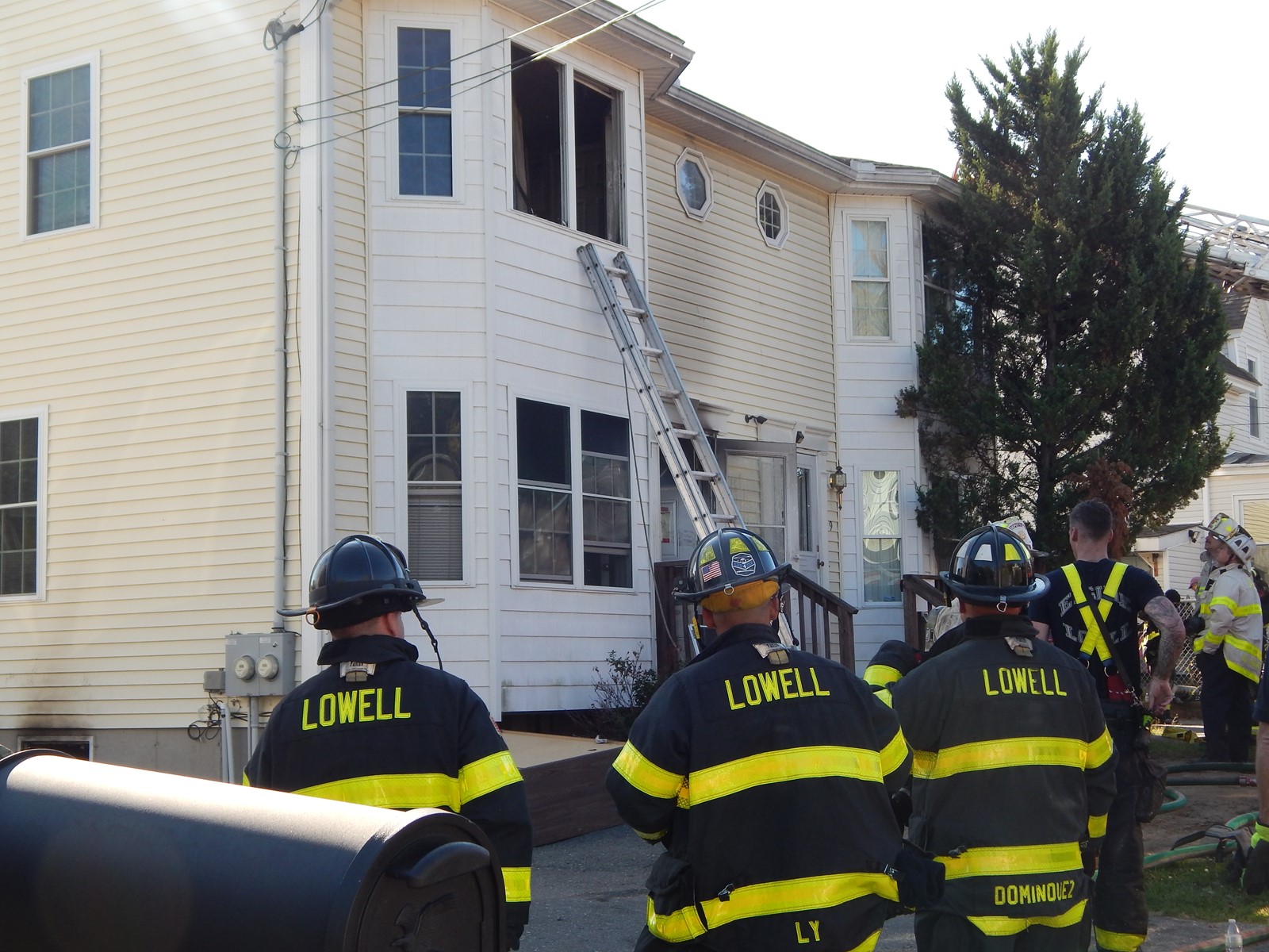 LOW-L-FIRE-101924-2_1085445110.jpg