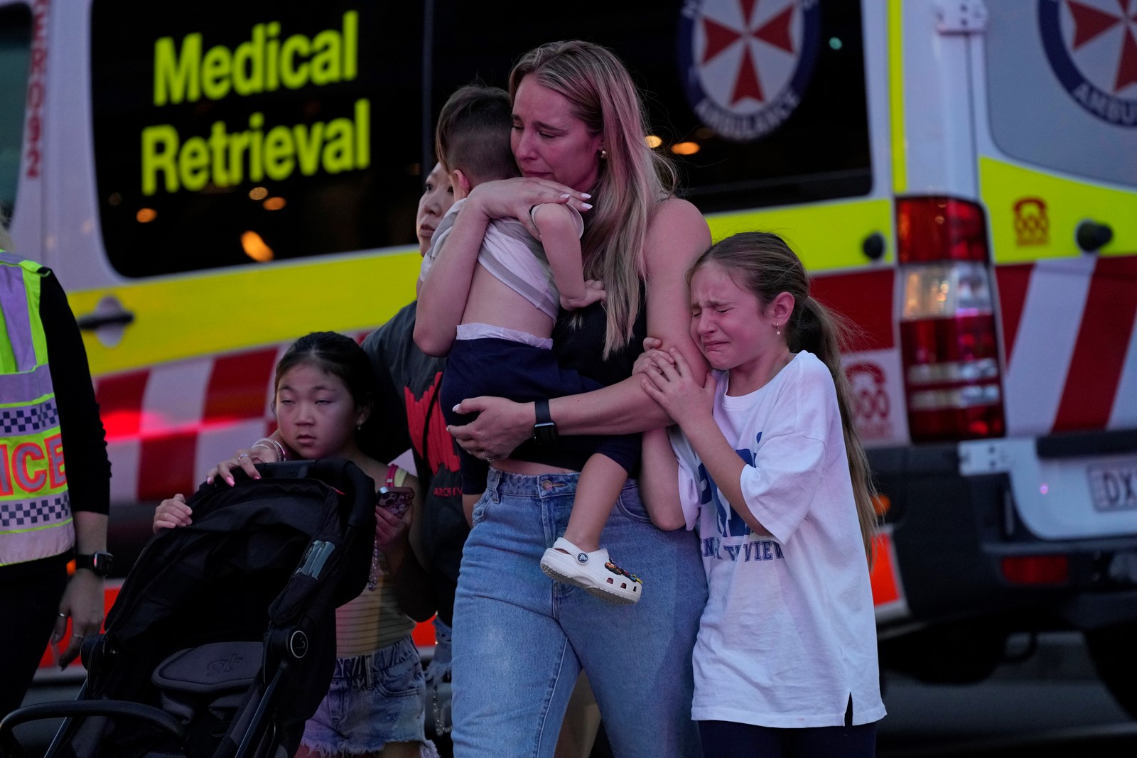 APTOPIX_Australia_Stabbing_54801--468c2_1077408806.jpg