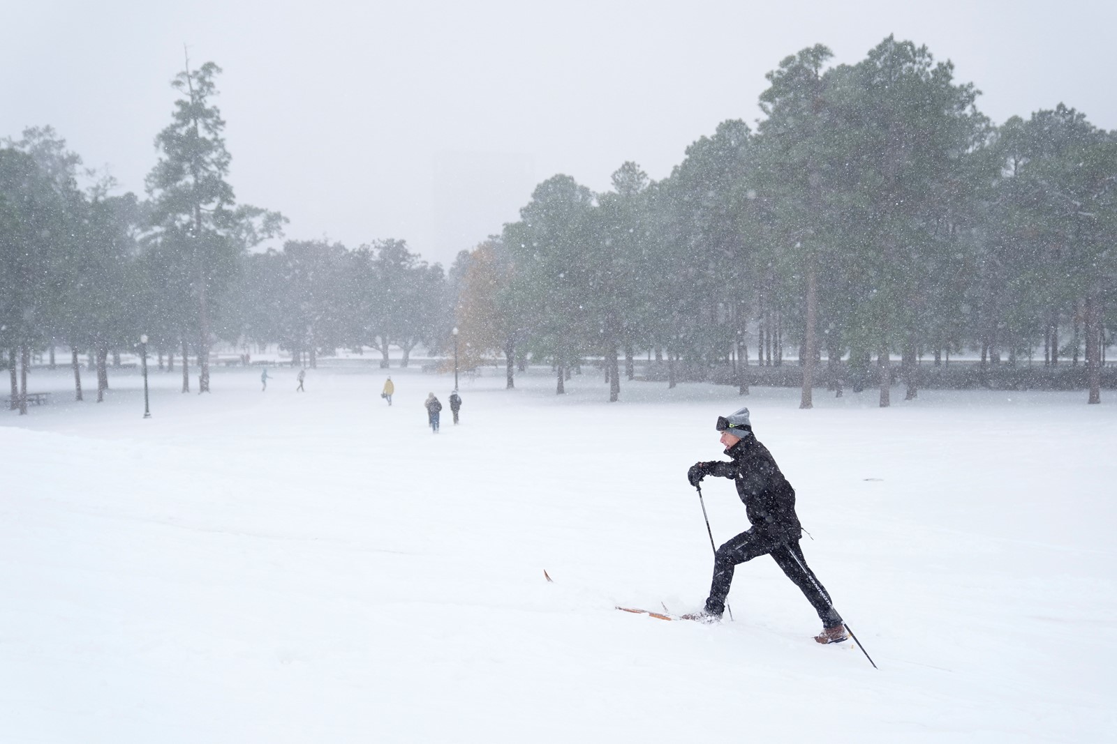 Winter_Blasts_Weather_06083--b7740_1088895510.jpg