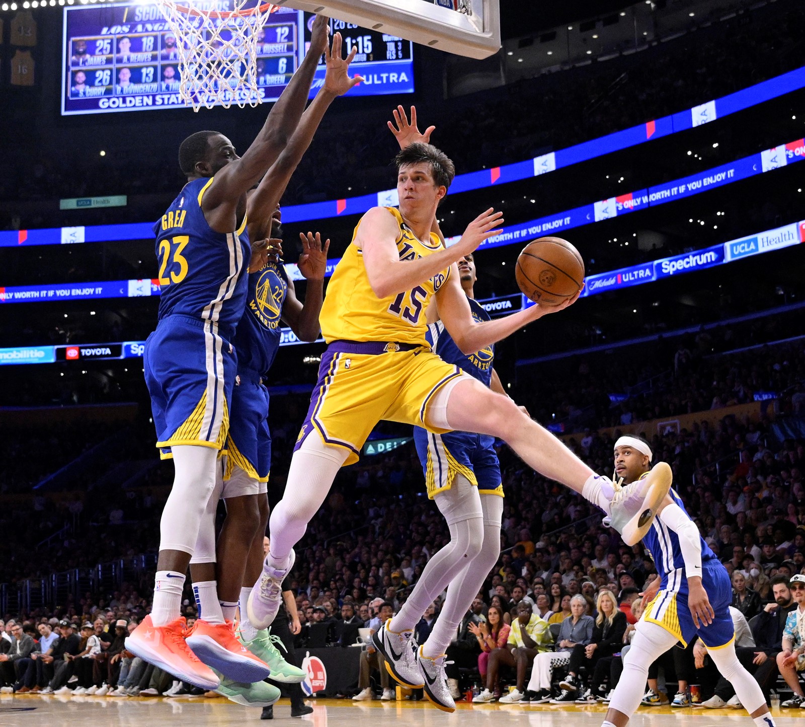 0512_NWS_LDN-L-LAKERS-0513-KB54_1062613385.jpg