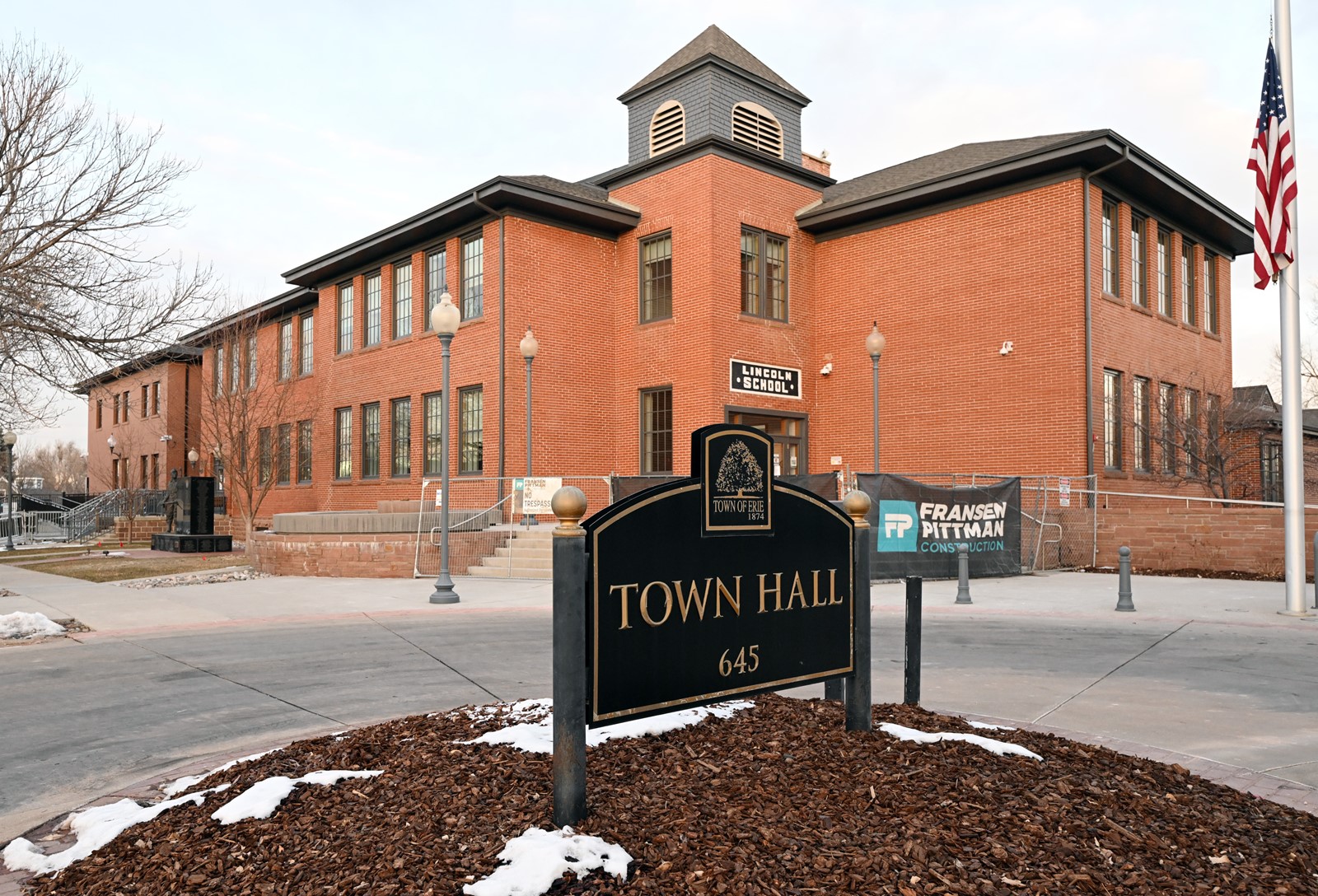 DCC-L-ErieTownHall152_1094962572.jpg