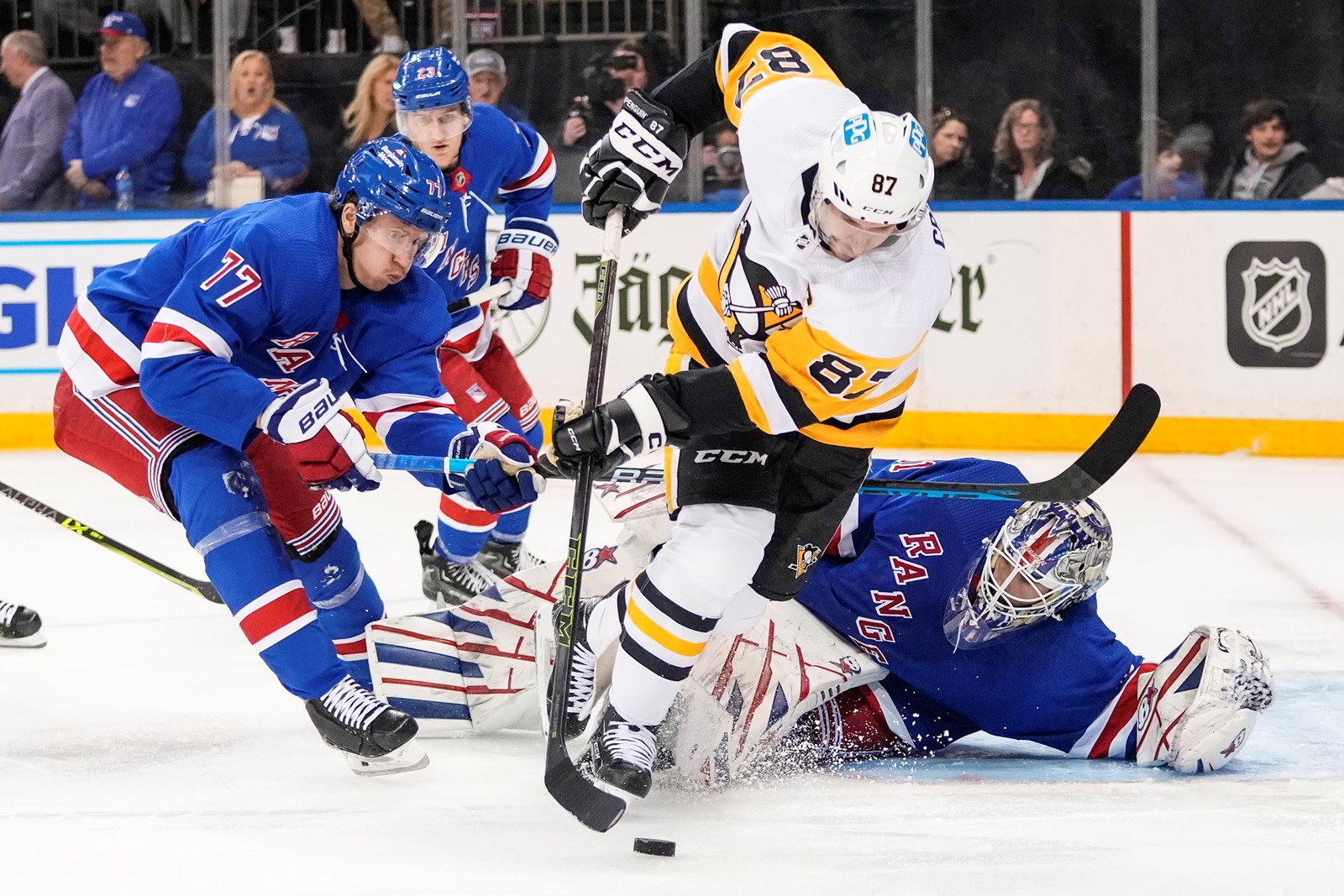 Penguins_Rangers_Hockey_26819--a184b_1060731021.jpg