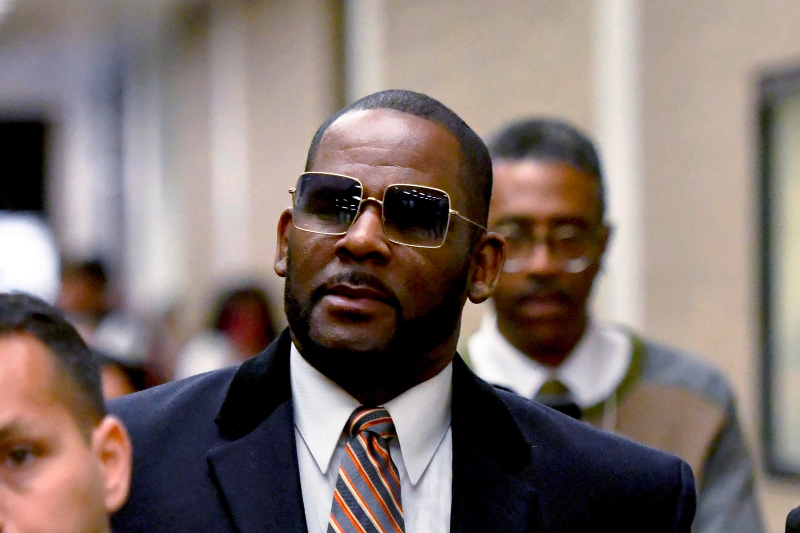 R_Kelly_63654--e8f8f_1059954524.jpg