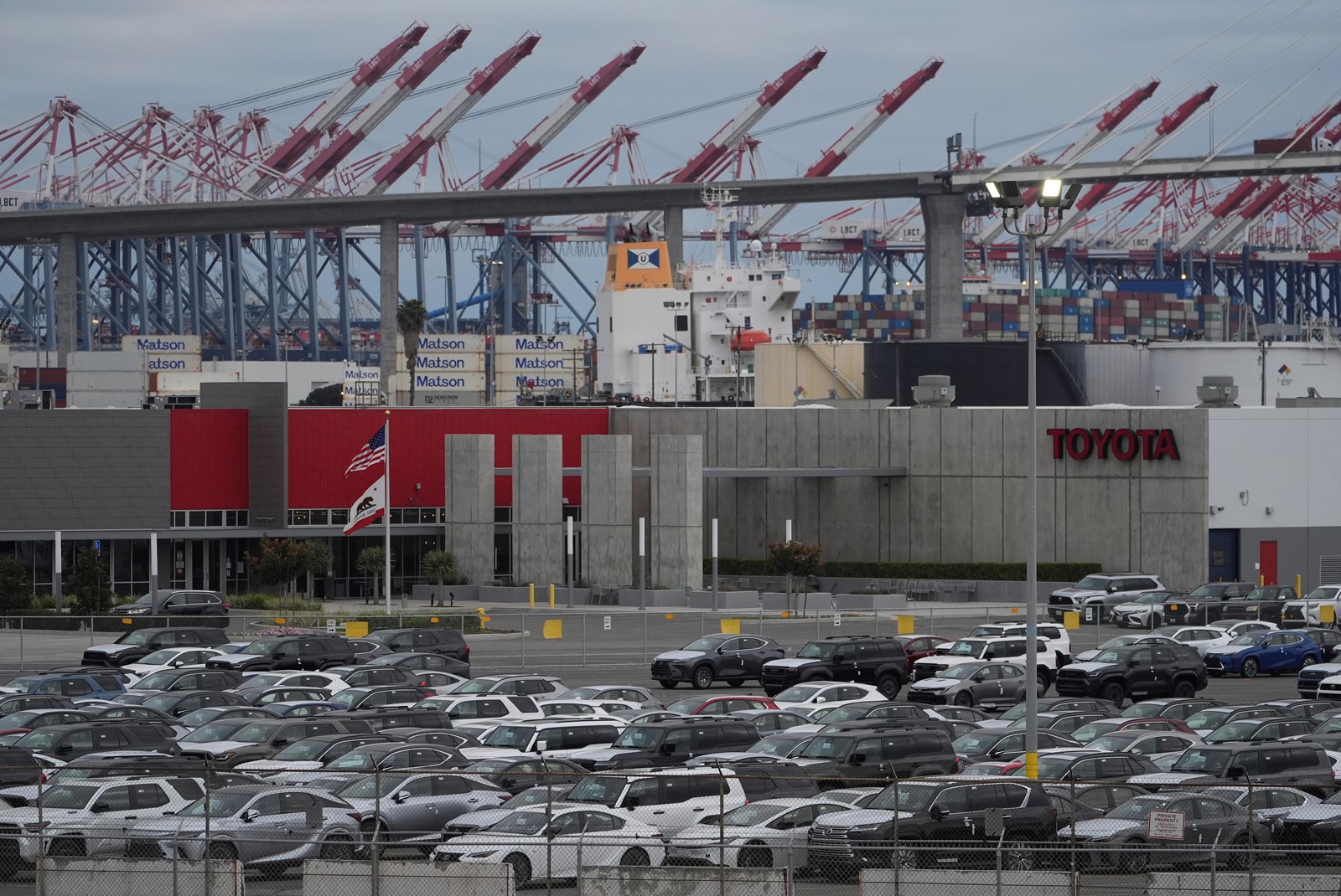 Trump_Auto_Tariffs_87559--f1d7e_1091292310.jpg