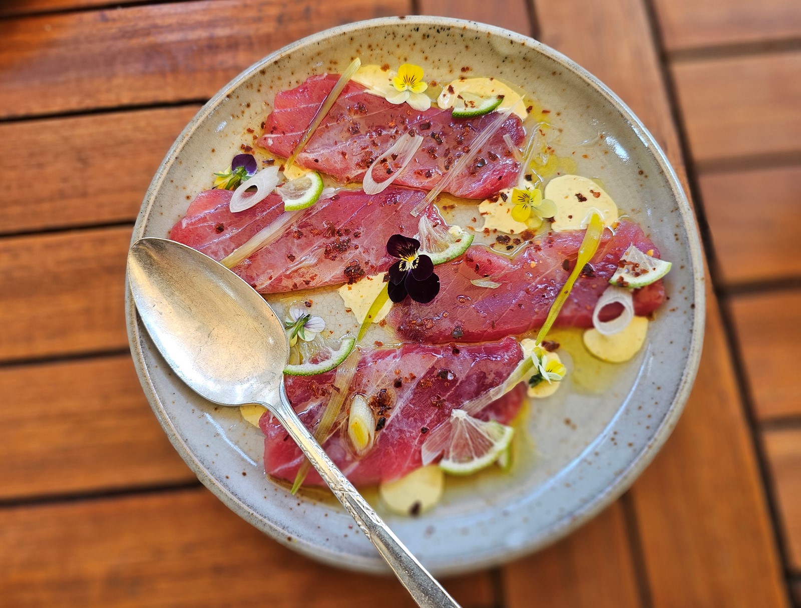 valleybarandbottle_crudo_1105301305.jpg