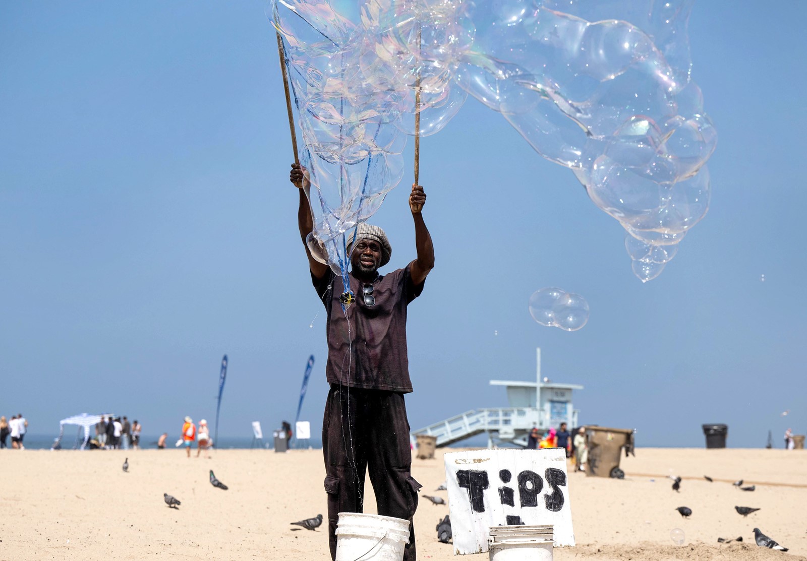 0606_NWS_LDN-L-A2-BEACH-BUBBLESS-0609_1093971108.jpg