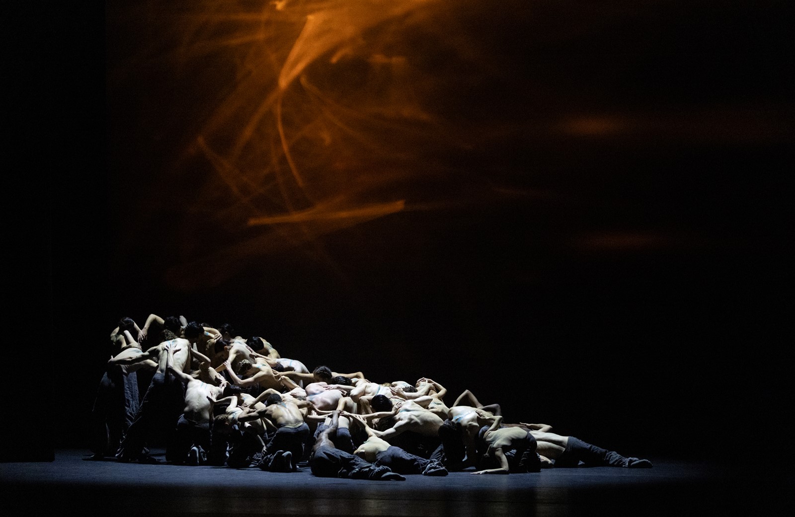BHR-L-BALLET-01_be5586_1085711151.jpg