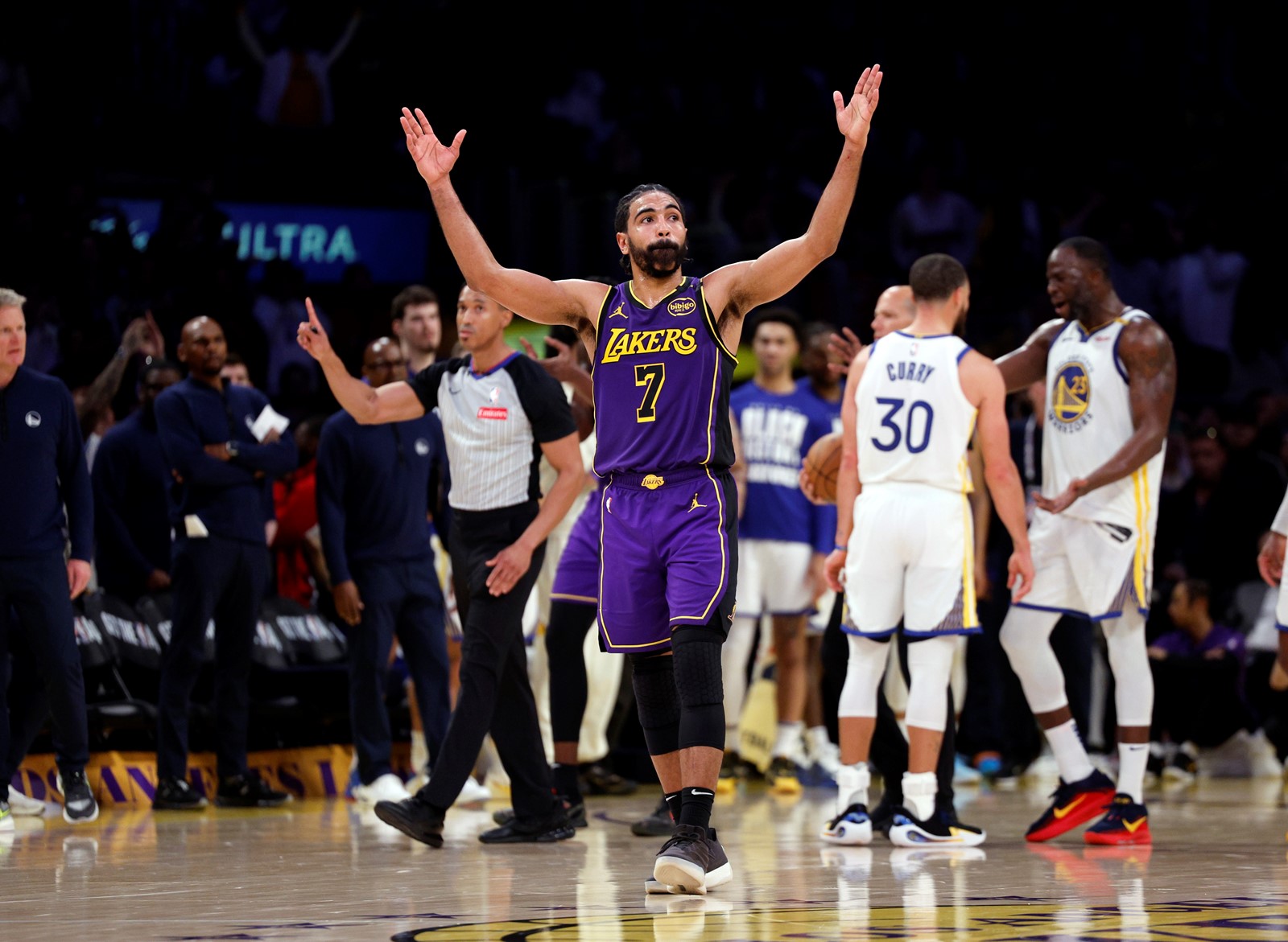 0207_NWS_Warriors-Lakers-Basketball_219154860_1089545718.jpg