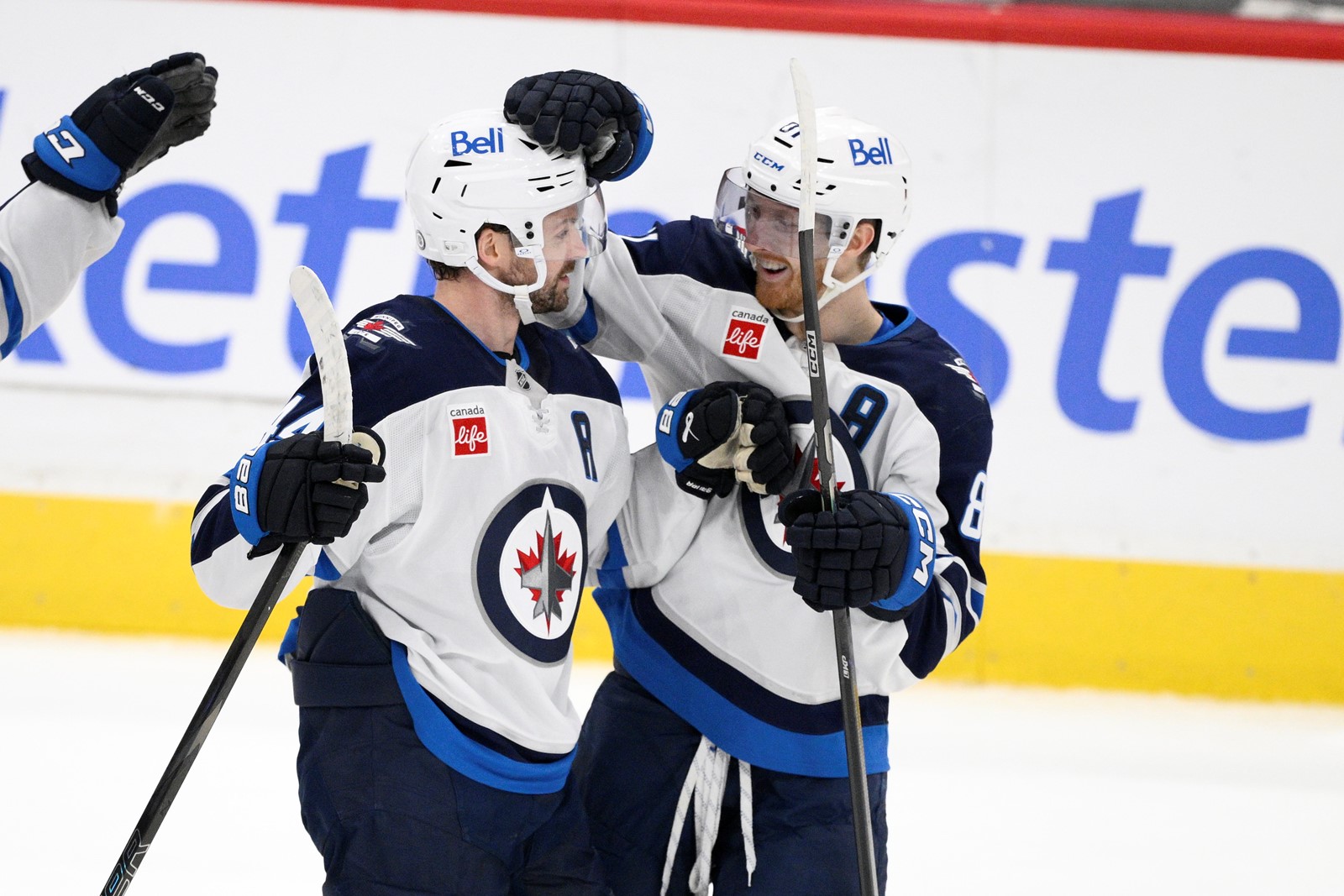 Jets_Capitals_Hockey_82929--1cce0_1089324631.jpg
