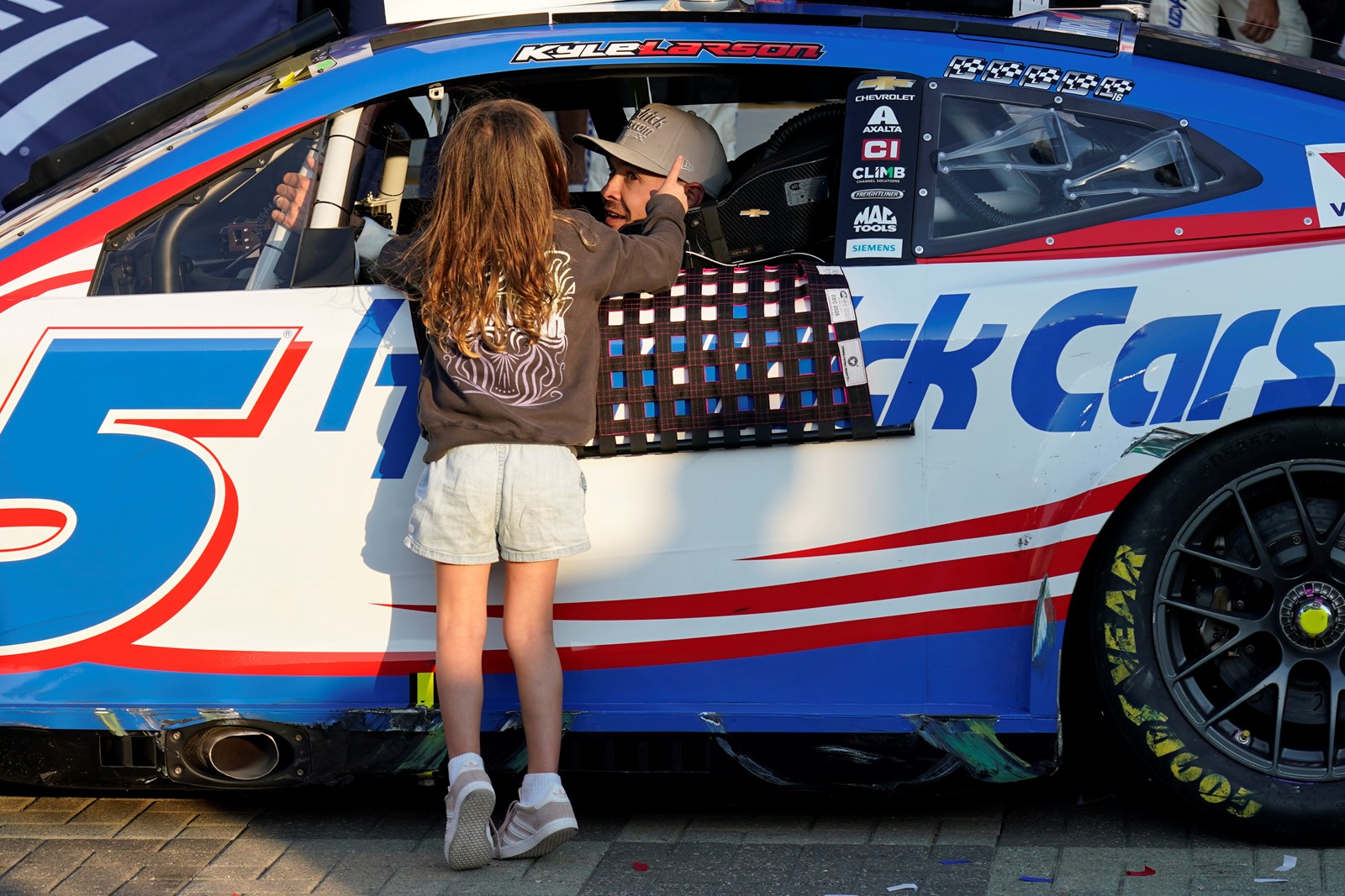 NASCAR_Charlotte_Auto_Racing_72734--8f4e3_1085183962.jpg