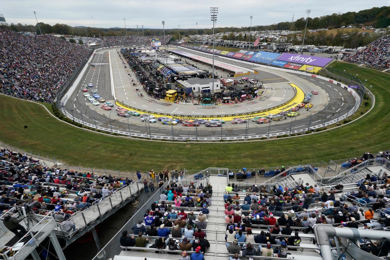 NASCAR_Martinsville_Auto_Racing_32213_1099184930.jpg