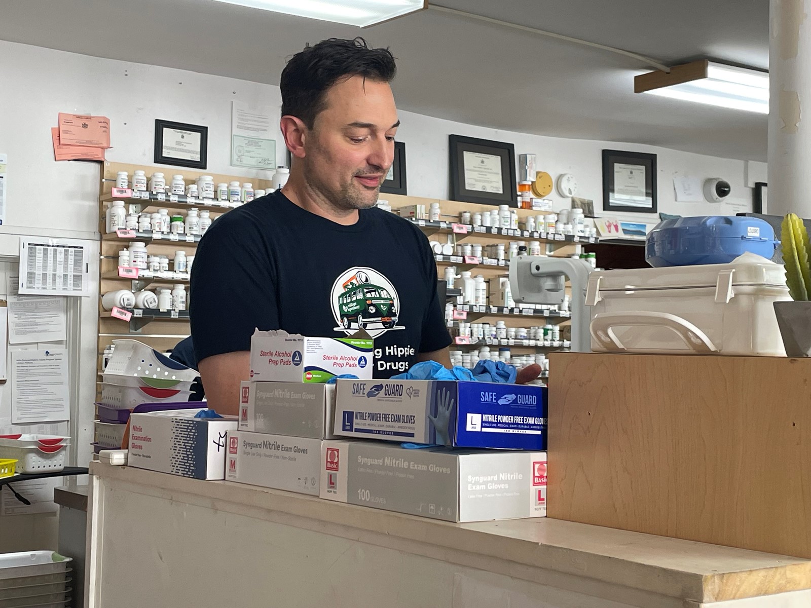 DFN-L-0906-covid-vaccines-04_1097159143.jpg