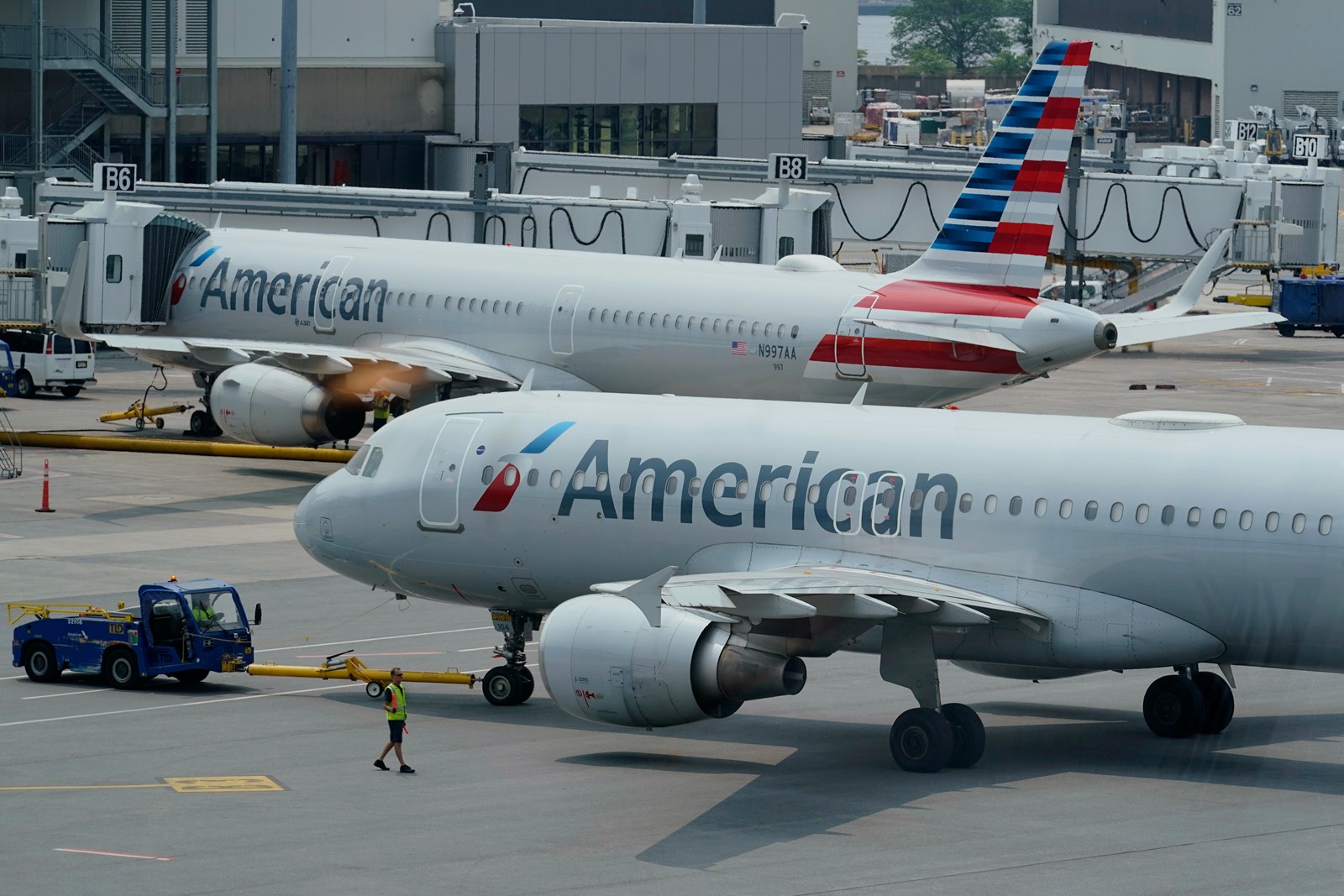 Airlines-Slowing_Travel_34262--9fa6e_1092339610.jpg