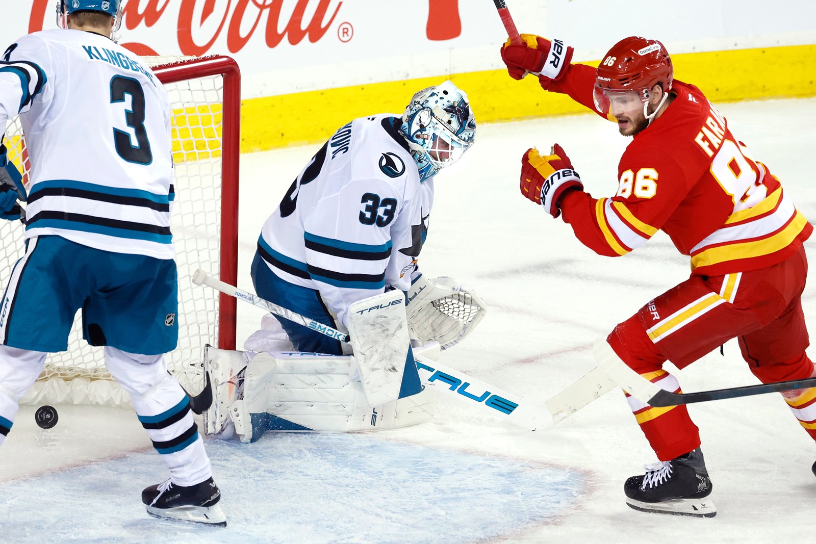 Sharks_Flames_Hockey_98017--8abaf_1102723786.jpg