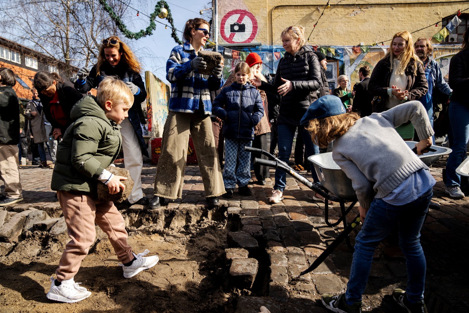 Denmark_Hippie_Enclave_Drug_War_24938--ac33b_1077128475.jpg