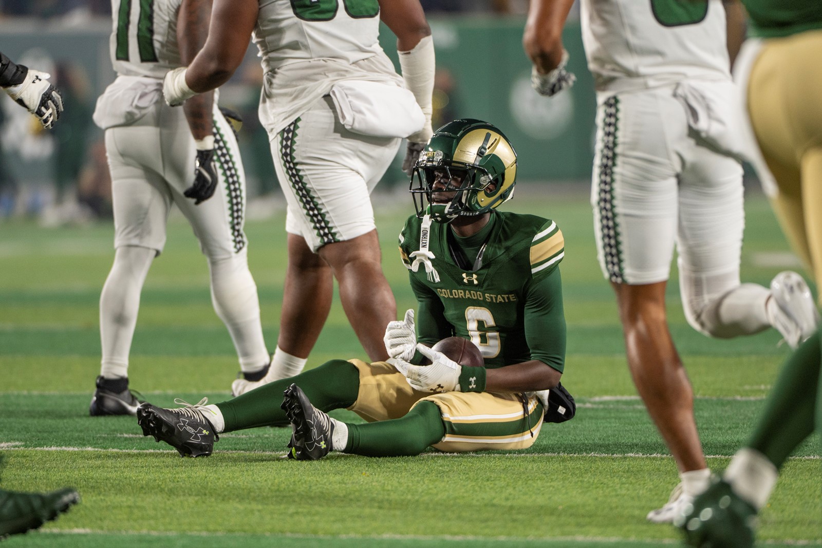 TDP-Z-csu-hawaii-football-db-101825-1757_A_1098892844.jpg