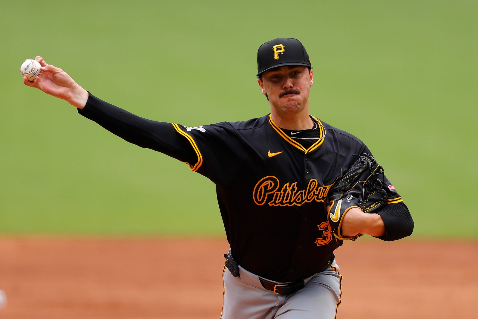 202411181918MCT_____PHOTO____SPORTS-BBN-PIRATES-SKENES-ROY-GET_1086686795.jpg