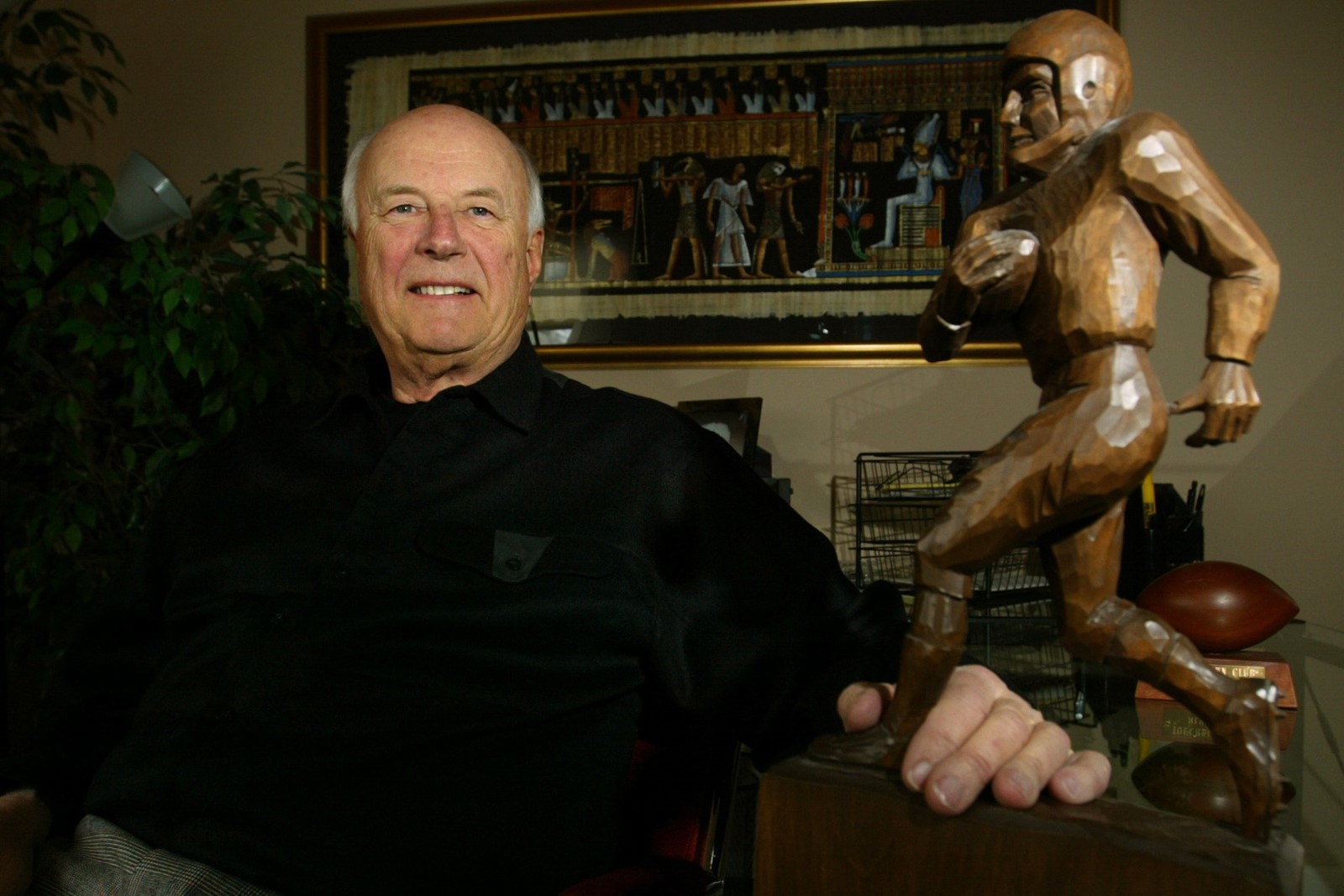 Obit_Neinas_Football_11915--ce65e_1101150775.jpg