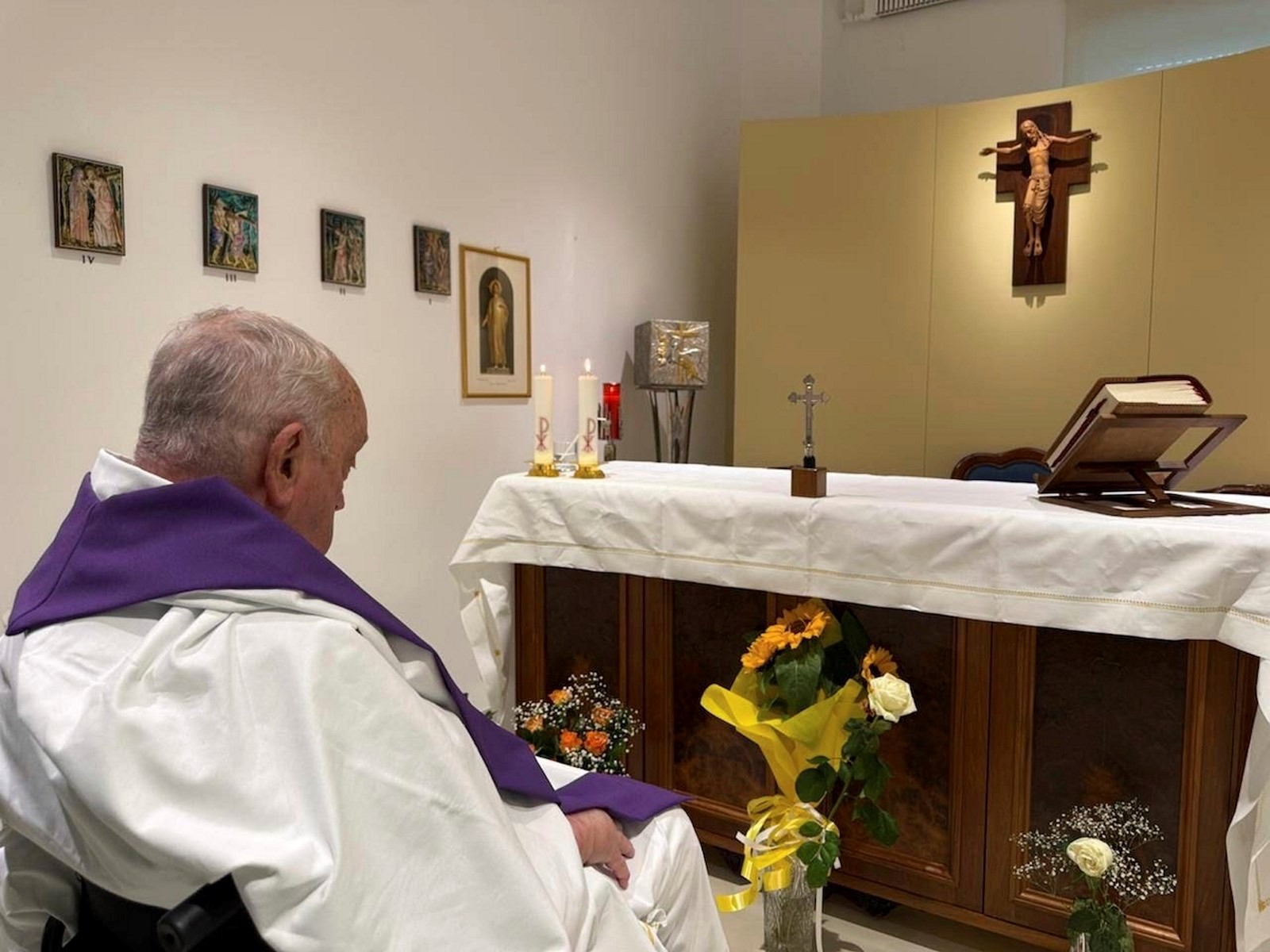 Italy_Pope_61932--4f1d5_1090902294.jpg