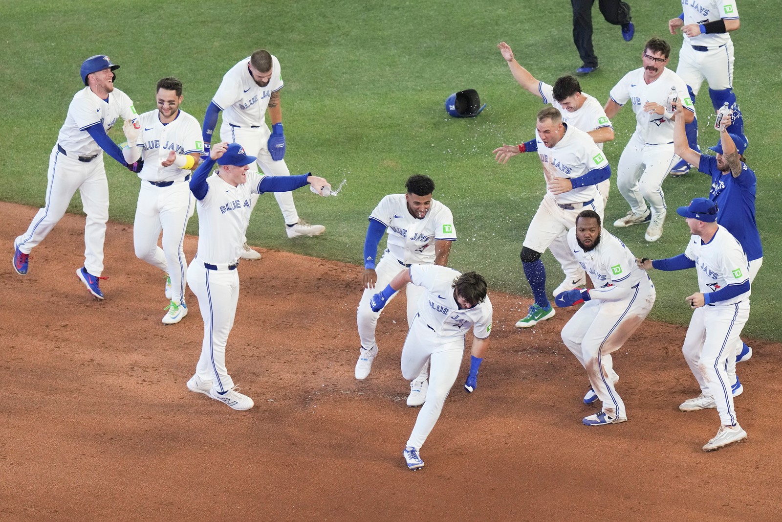 Angels_Blue_Jays_Baseball_14900--a9493_1095023736.jpg