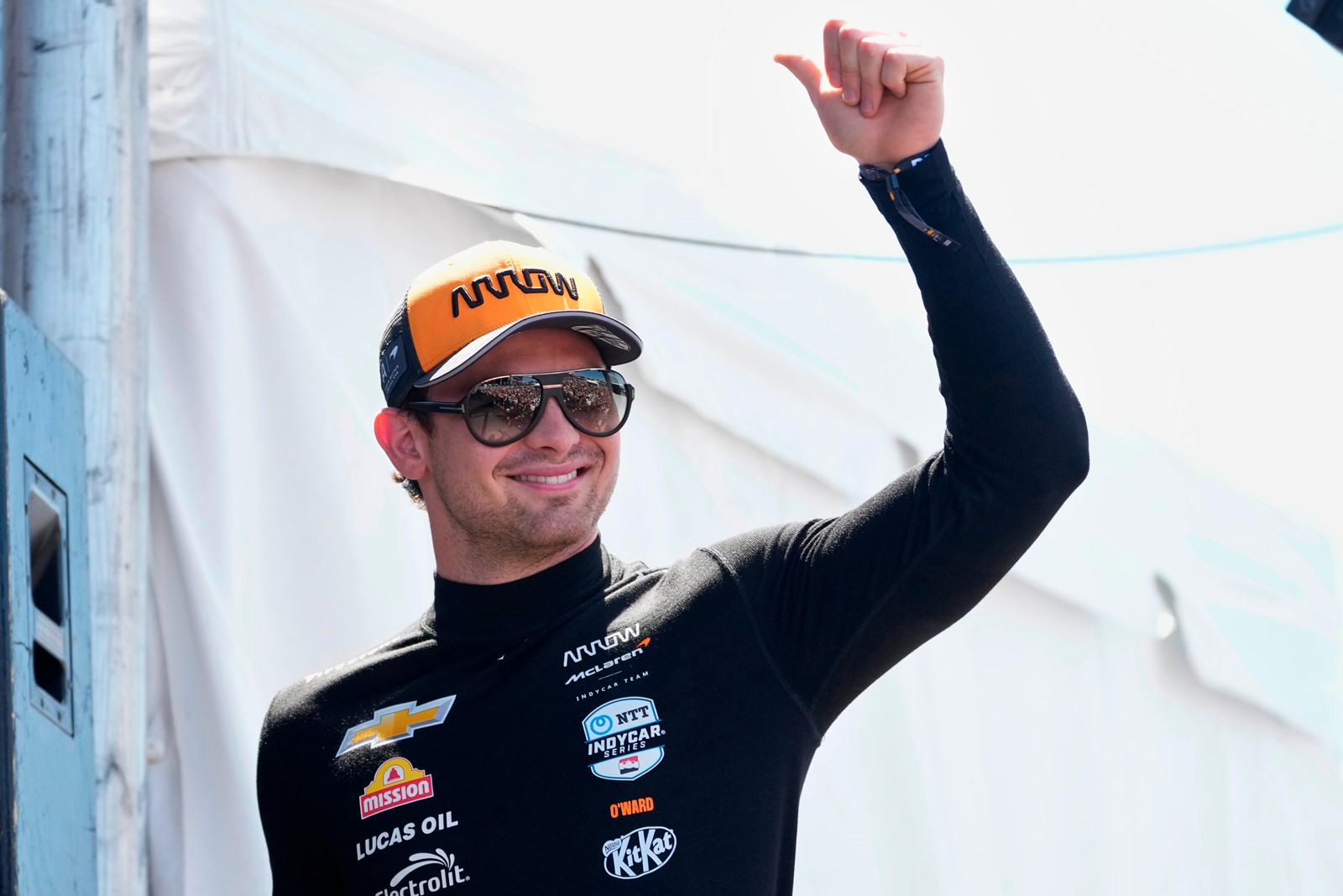 Indy_5__Practice_Auto_Racing_61448_ec2110_1106976665.jpg