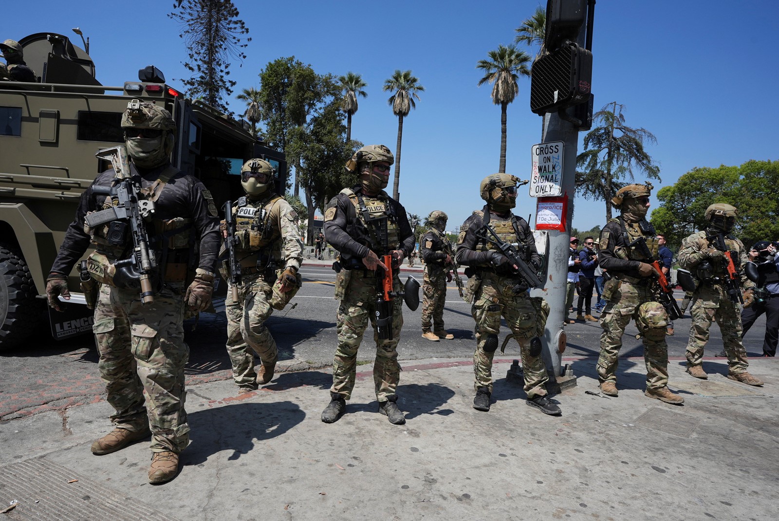 Immigration_Raids_Los_Angeles_66232--f73e3_1095089121.jpg