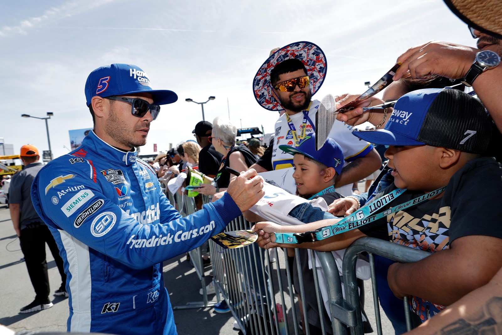NASCAR_Las_Vegas_Auto_Racing_30073-1_1105434021.jpg
